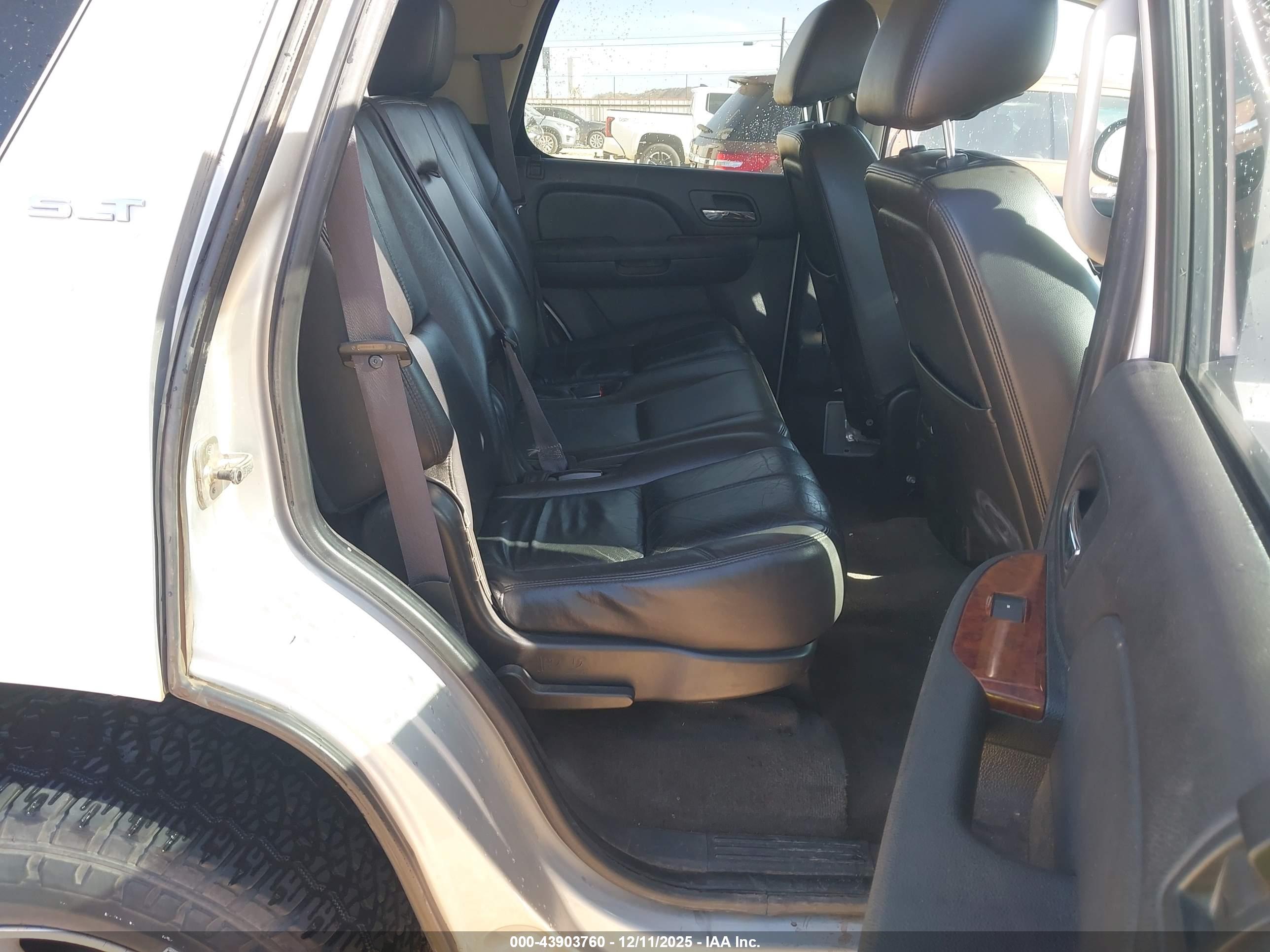 GMC YUKON image 8