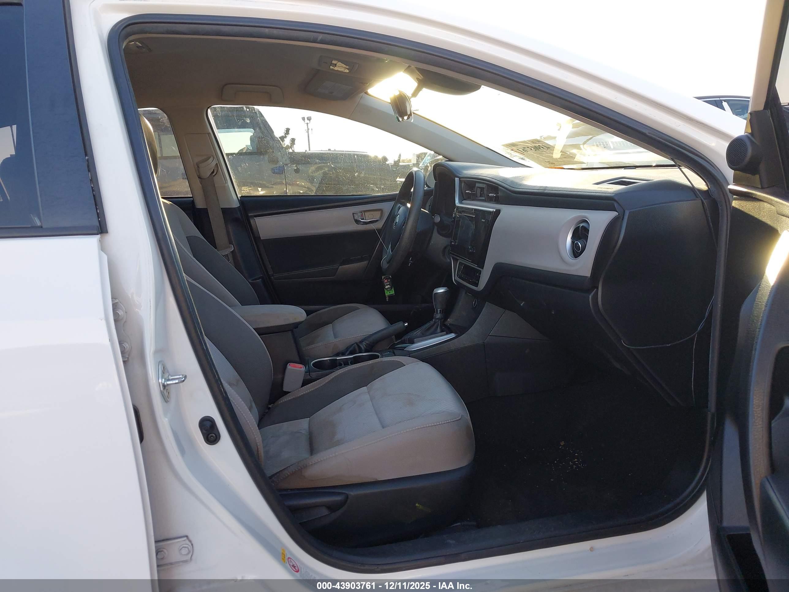 TOYOTA COROLLA image 5