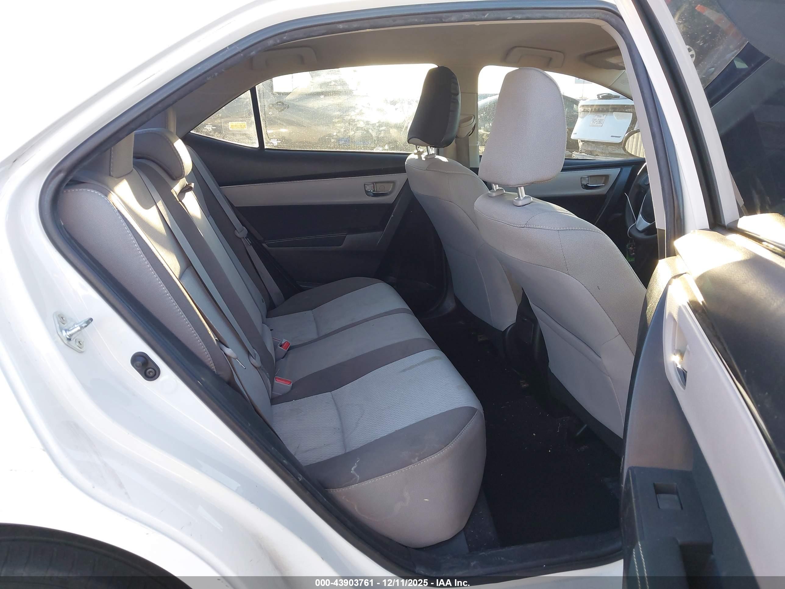 TOYOTA COROLLA image 8