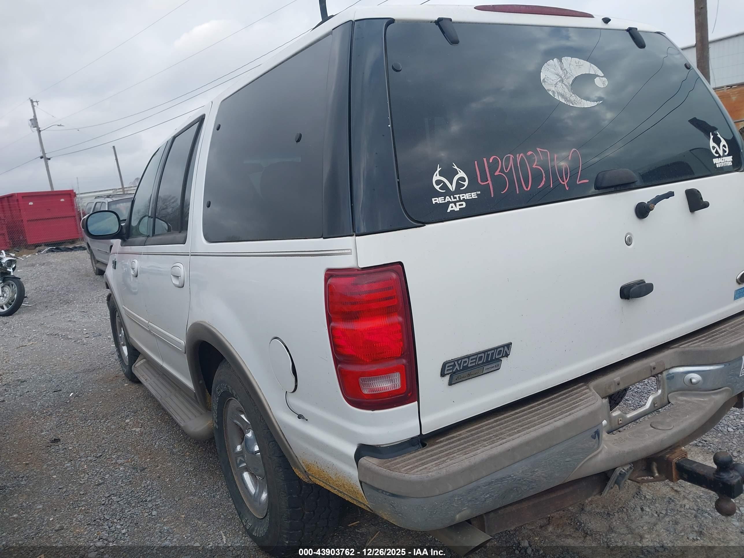 FORD EXPEDITION image 3