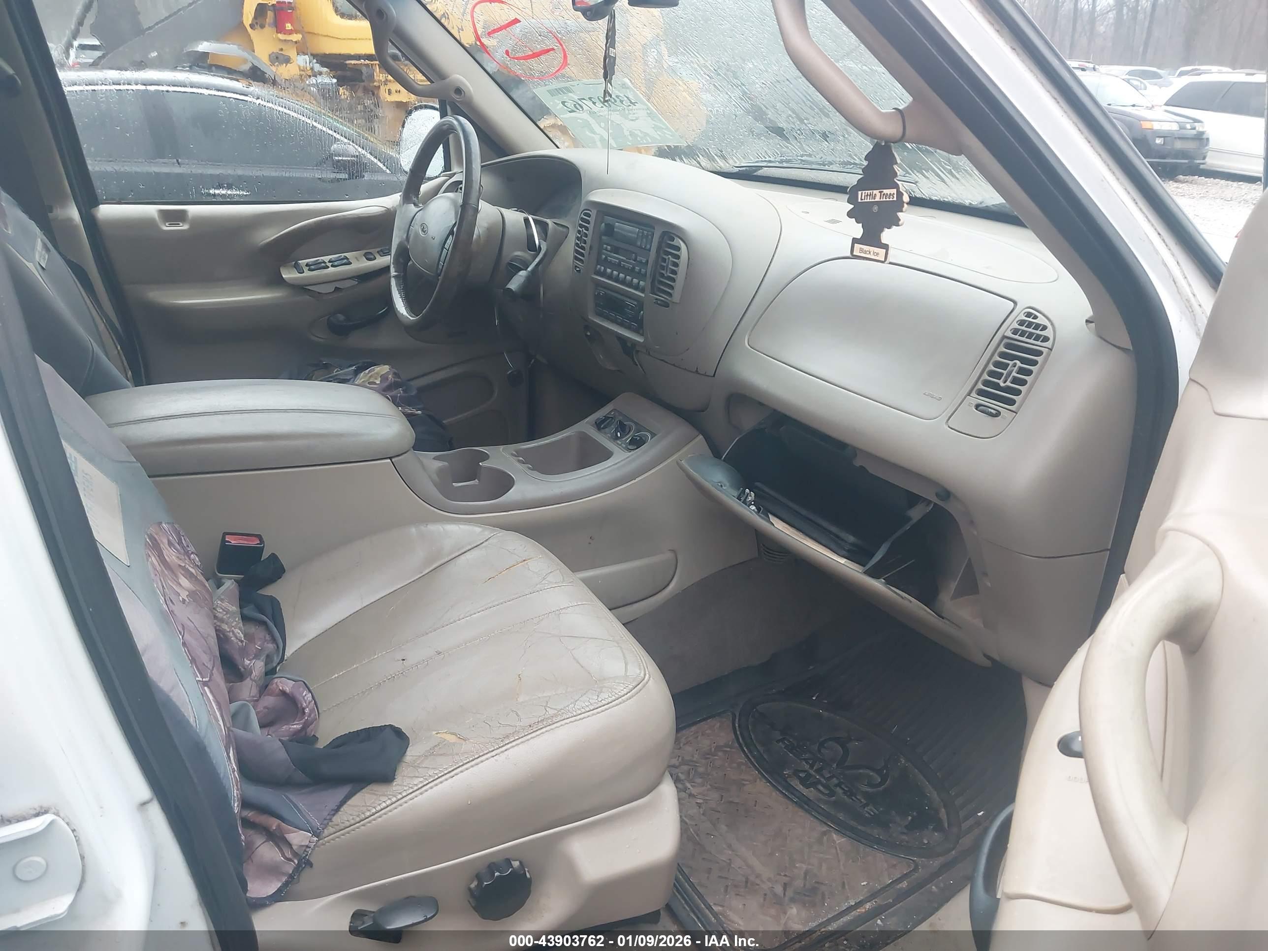 FORD EXPEDITION image 5