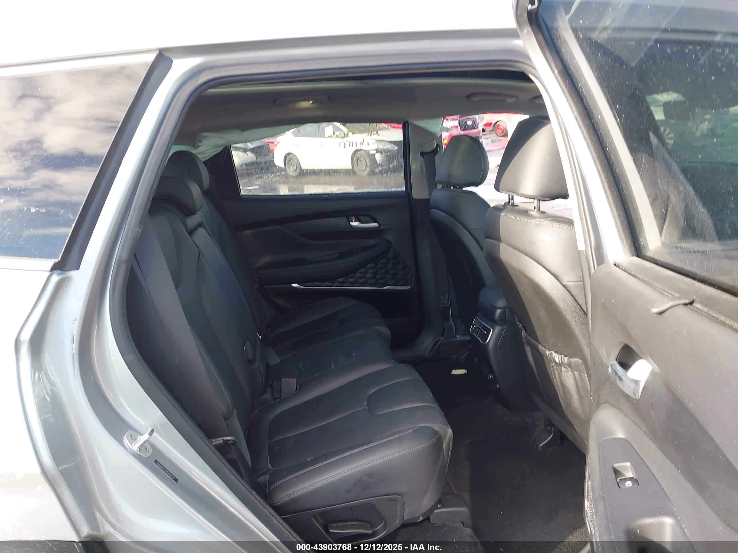 HYUNDAI SANTA image 8