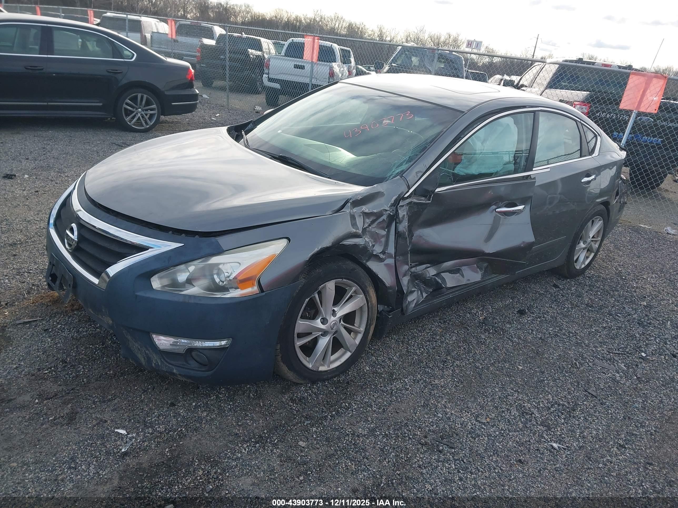 NISSAN ALTIMA image 2