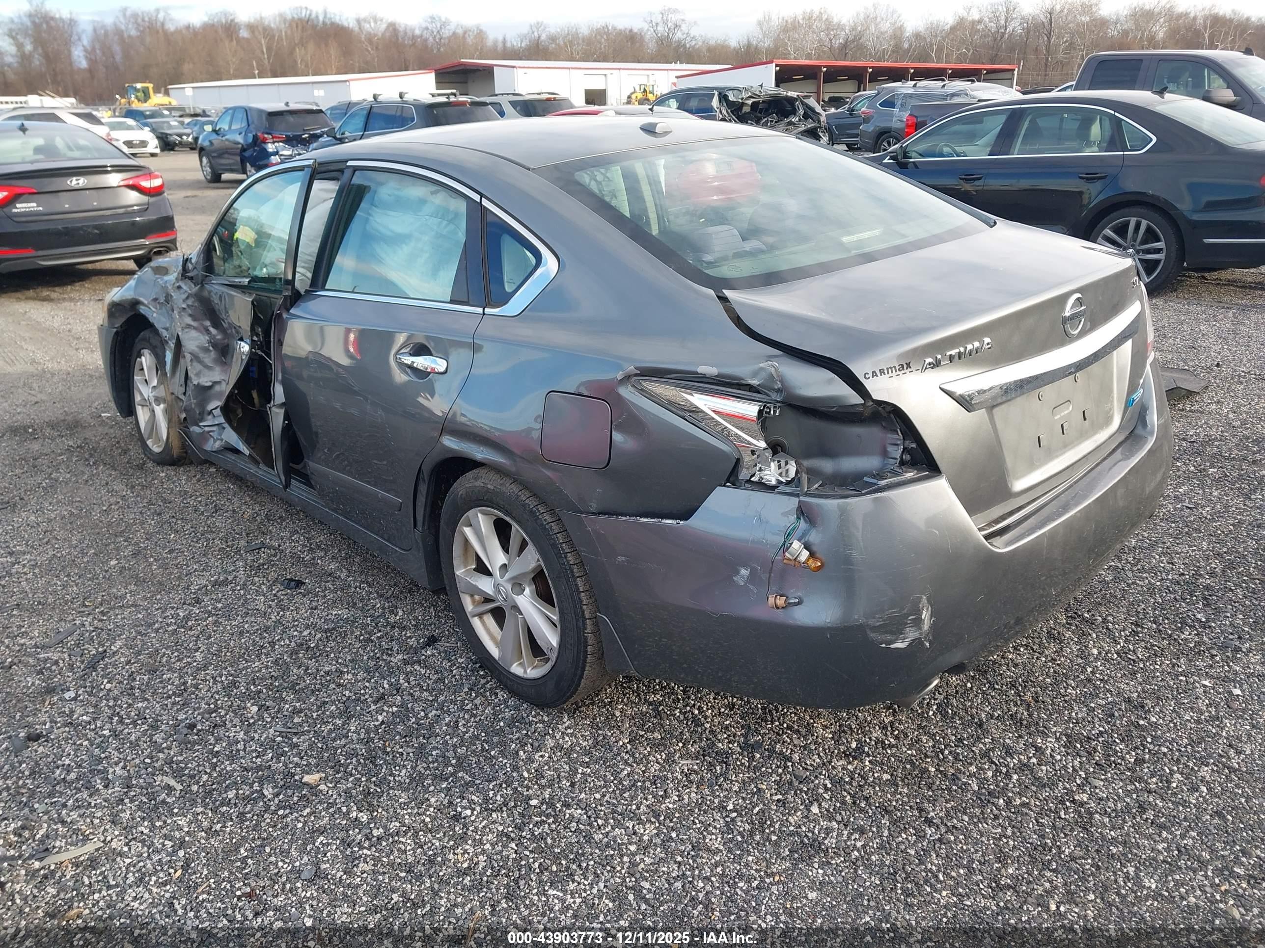 NISSAN ALTIMA image 3
