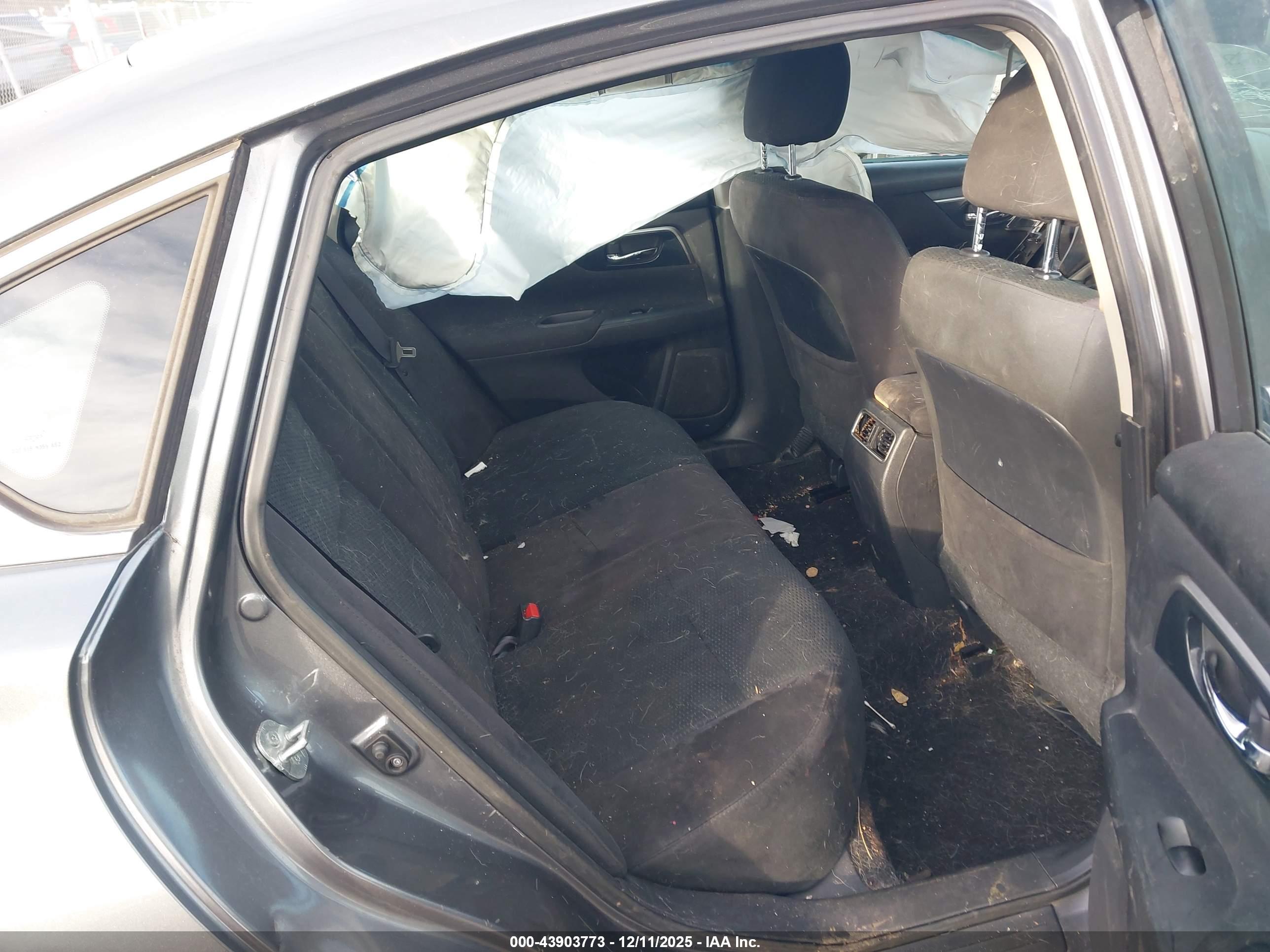 NISSAN ALTIMA image 8
