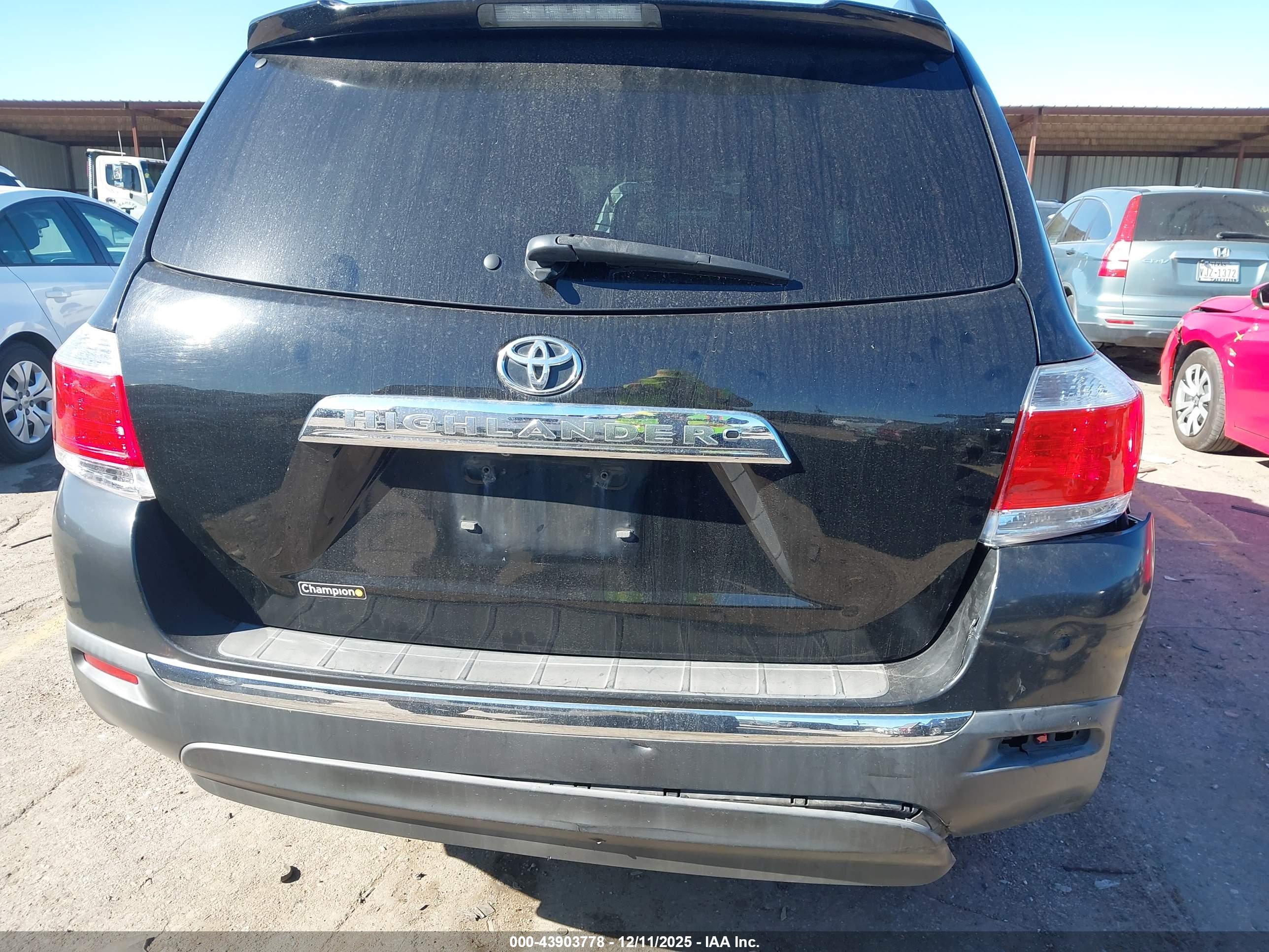TOYOTA HIGHLANDER image 6