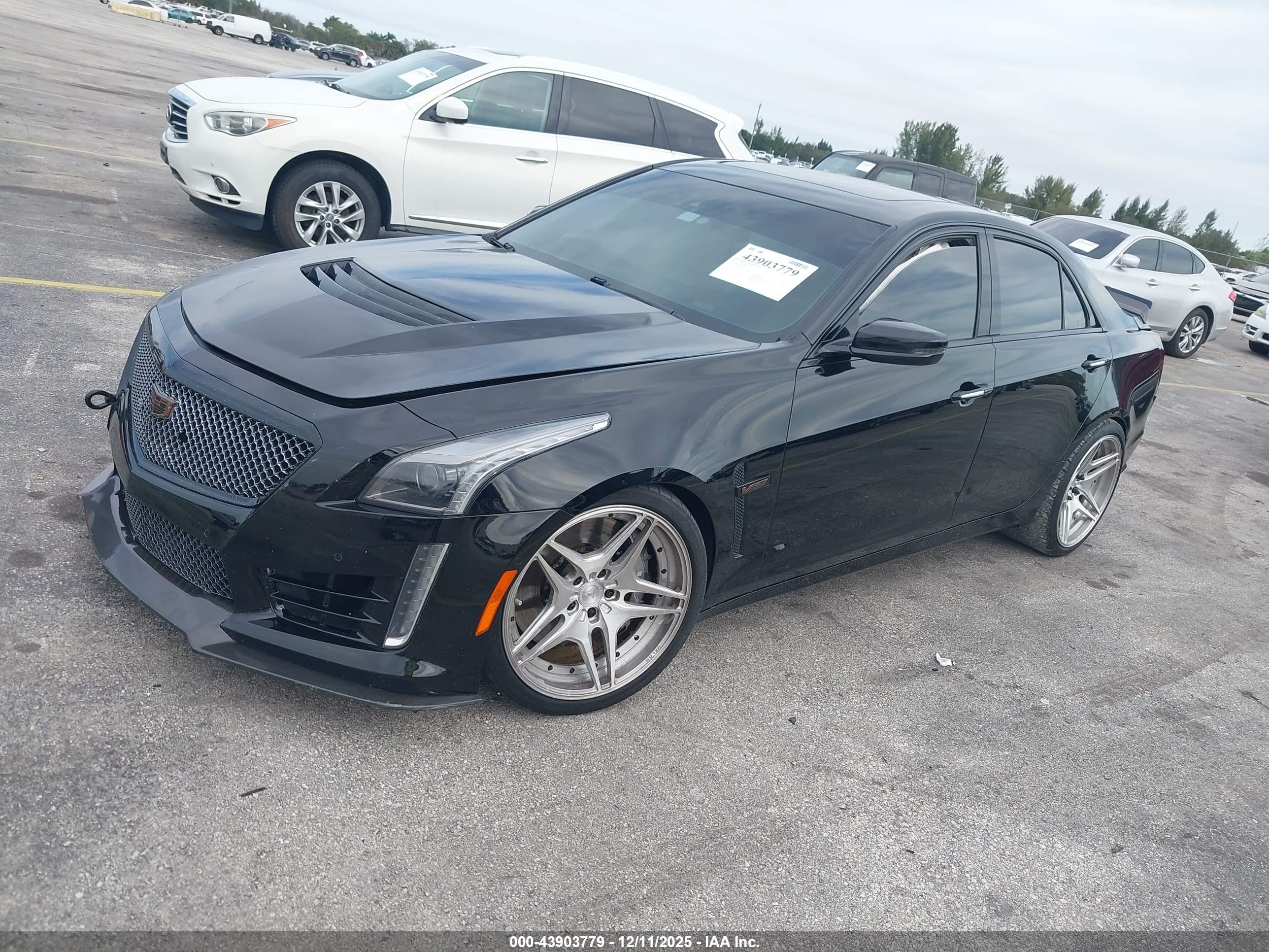 CADILLAC CTS-V image 2