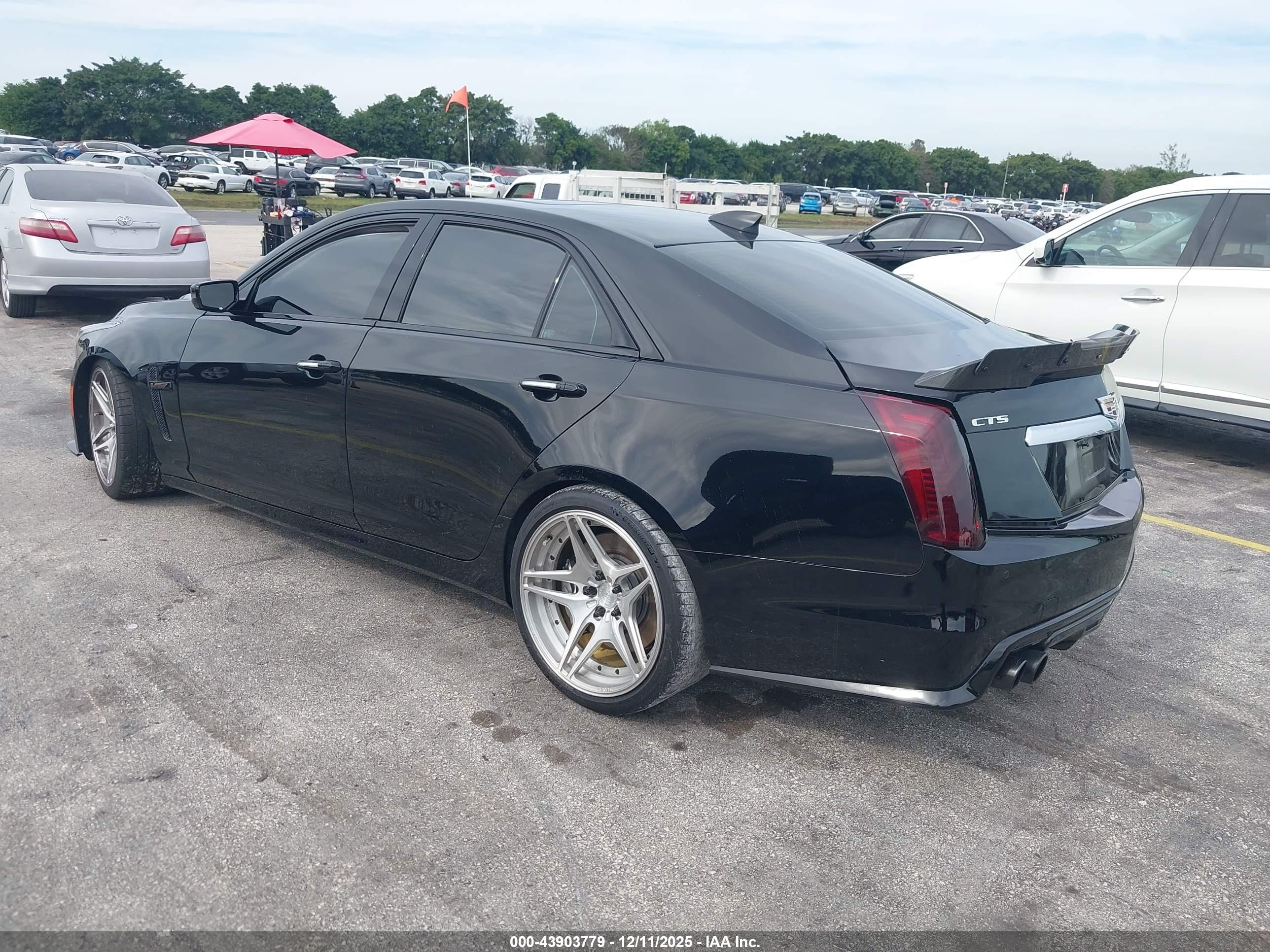 CADILLAC CTS-V image 3