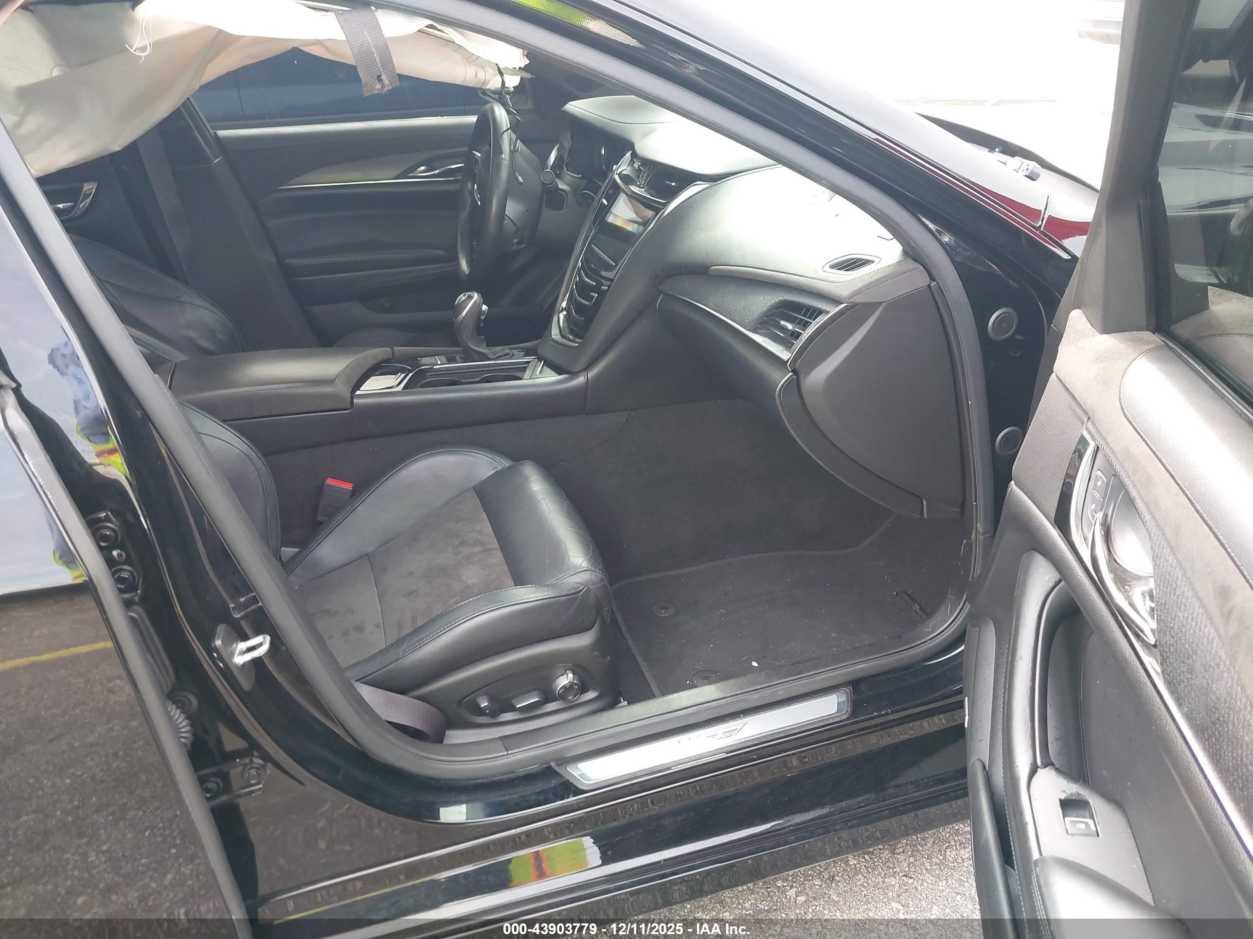 CADILLAC CTS-V image 5