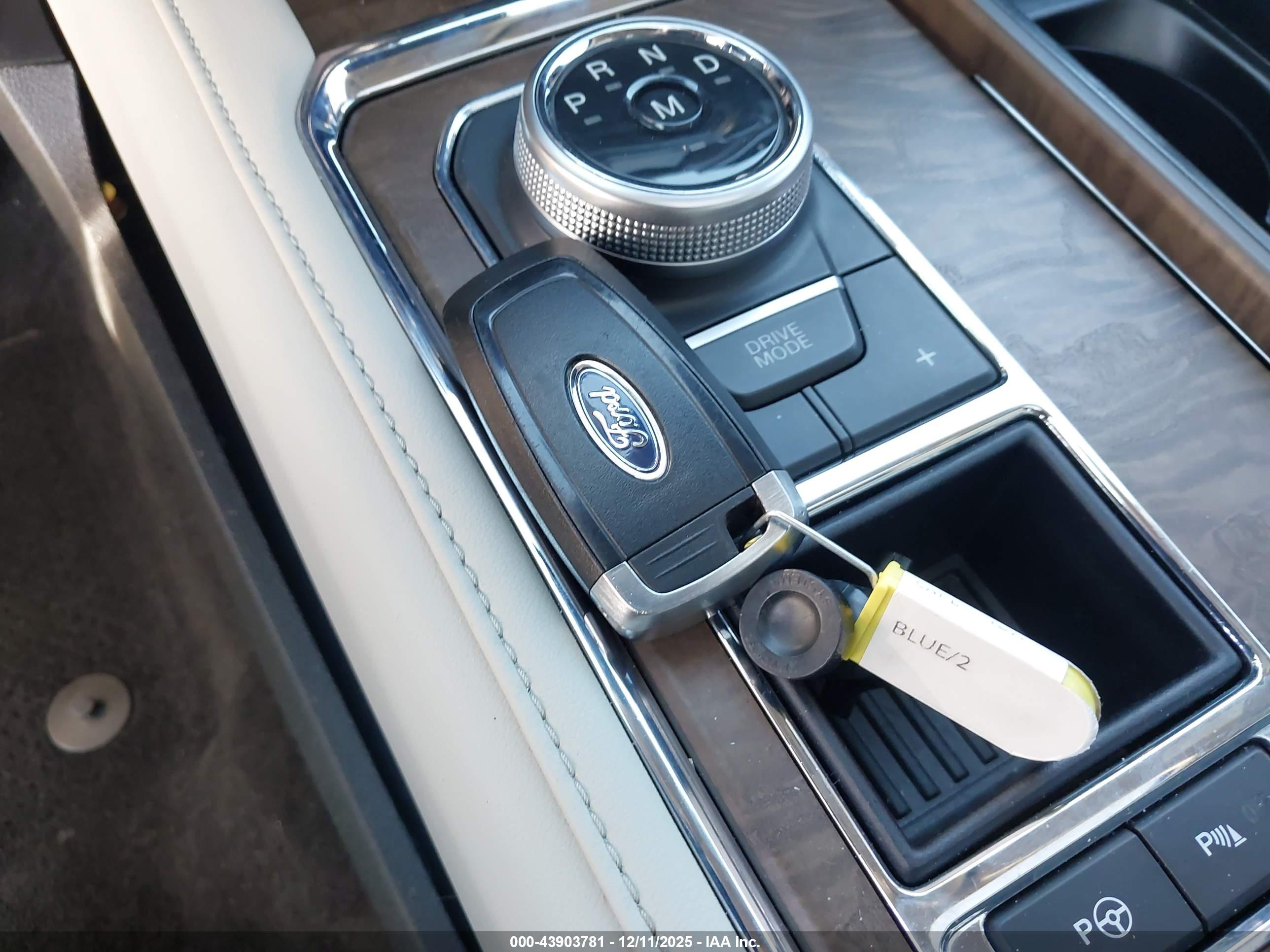FORD EXPEDITION image 11