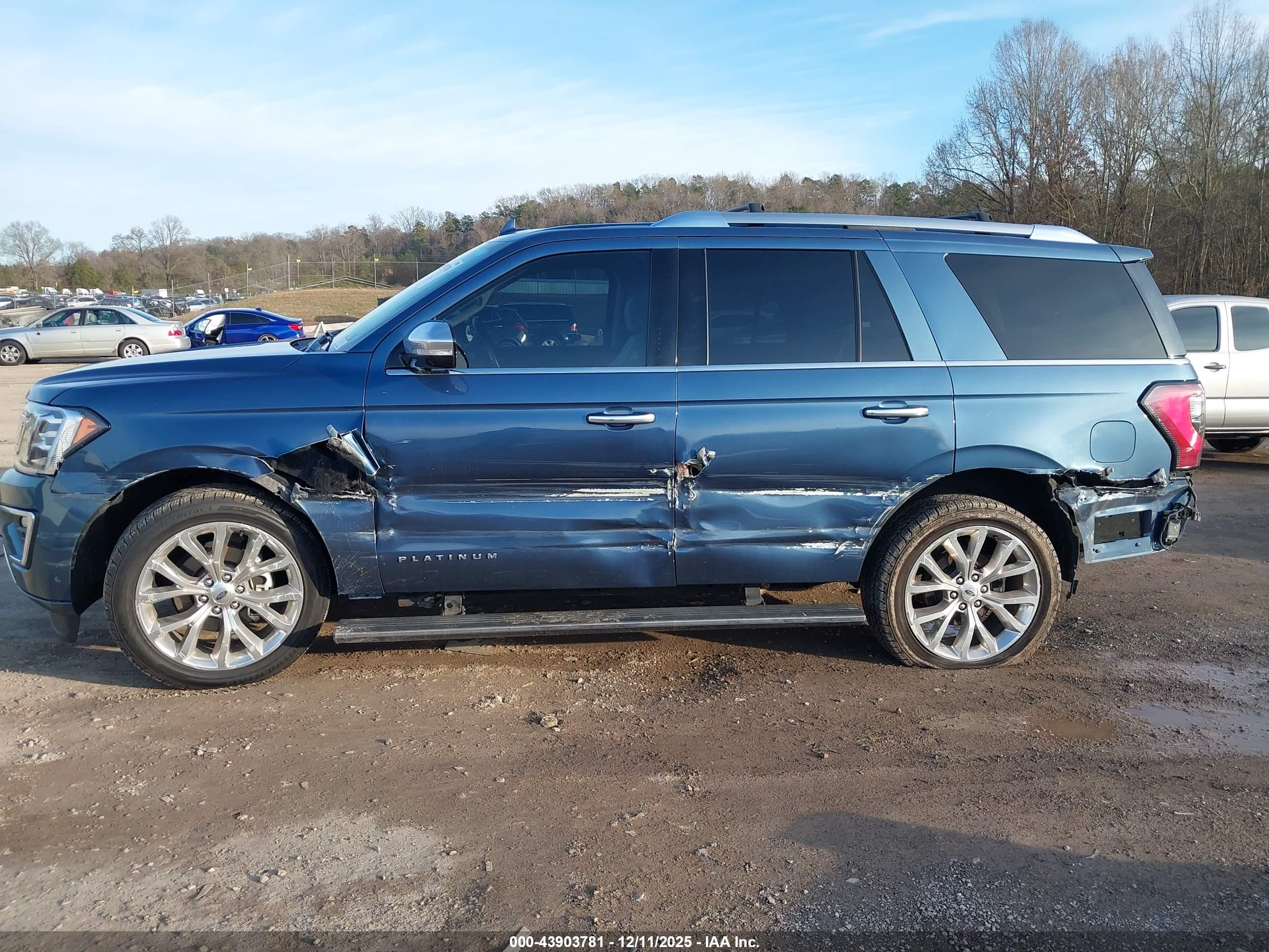 FORD EXPEDITION image 6