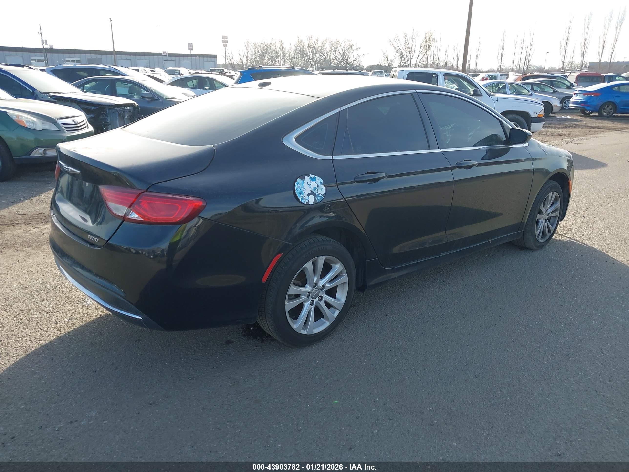 CHRYSLER 200 image 4