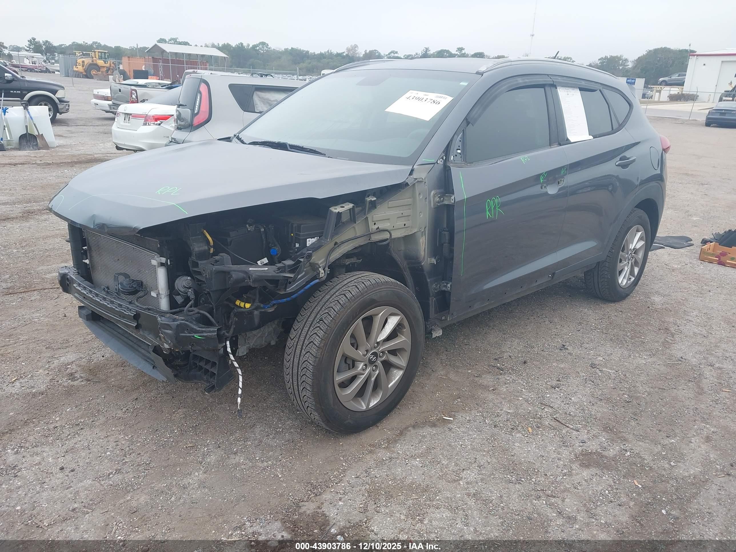 HYUNDAI TUCSON image 2