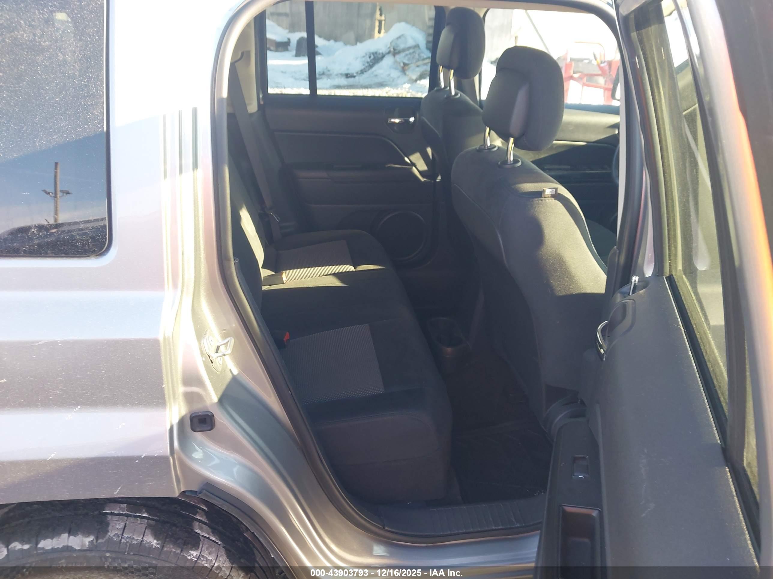 JEEP PATRIOT image 8