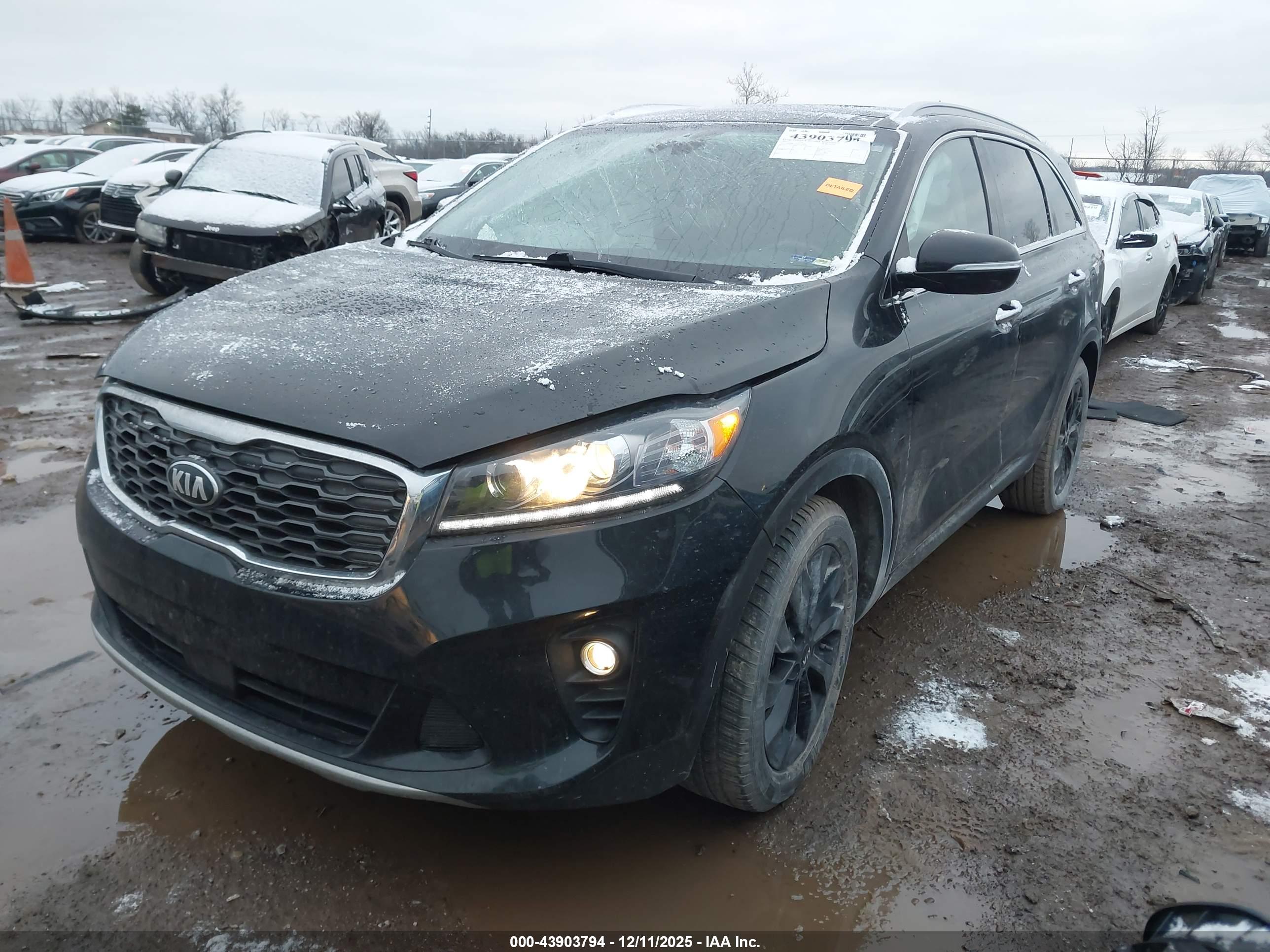KIA SORENTO image 2