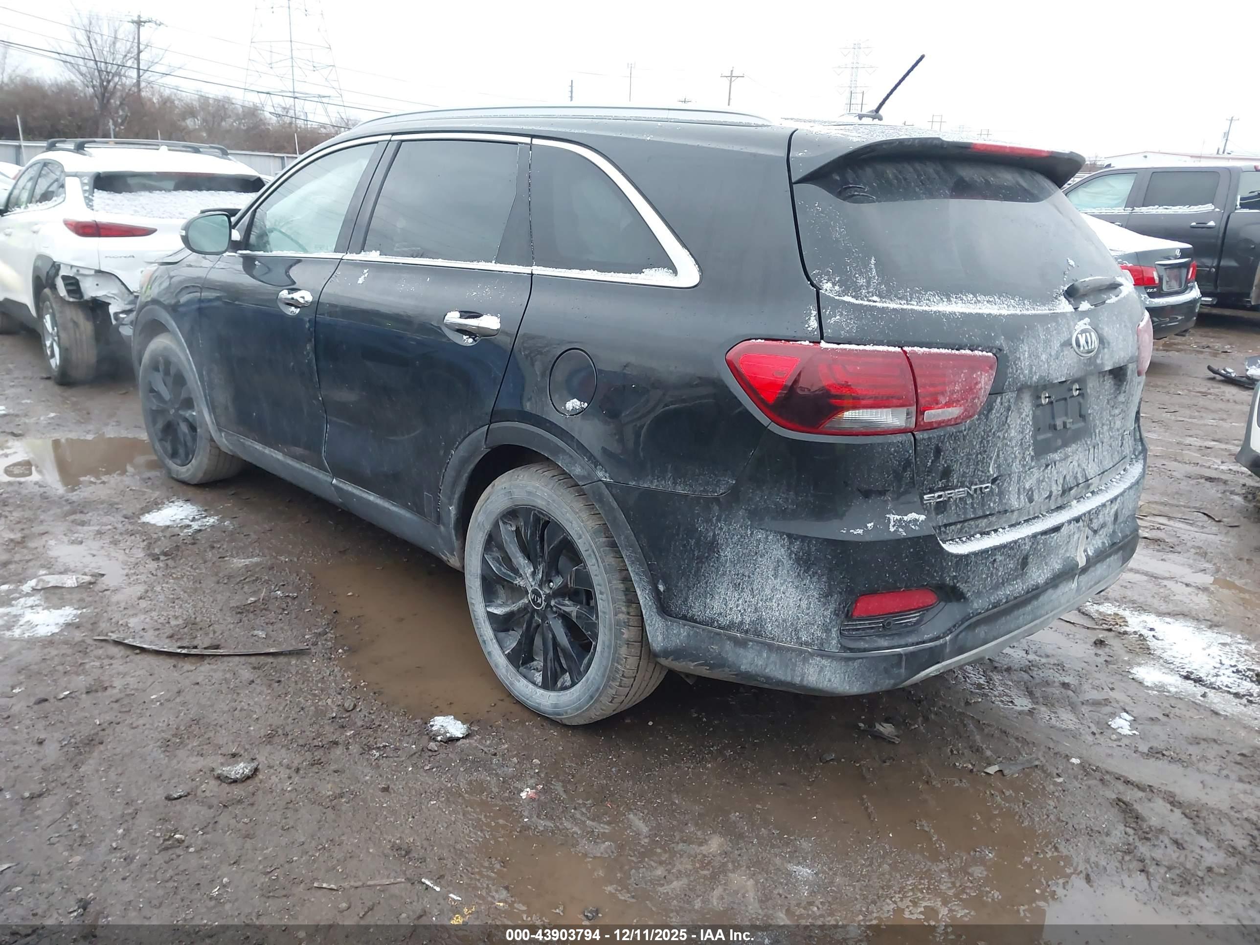KIA SORENTO image 3