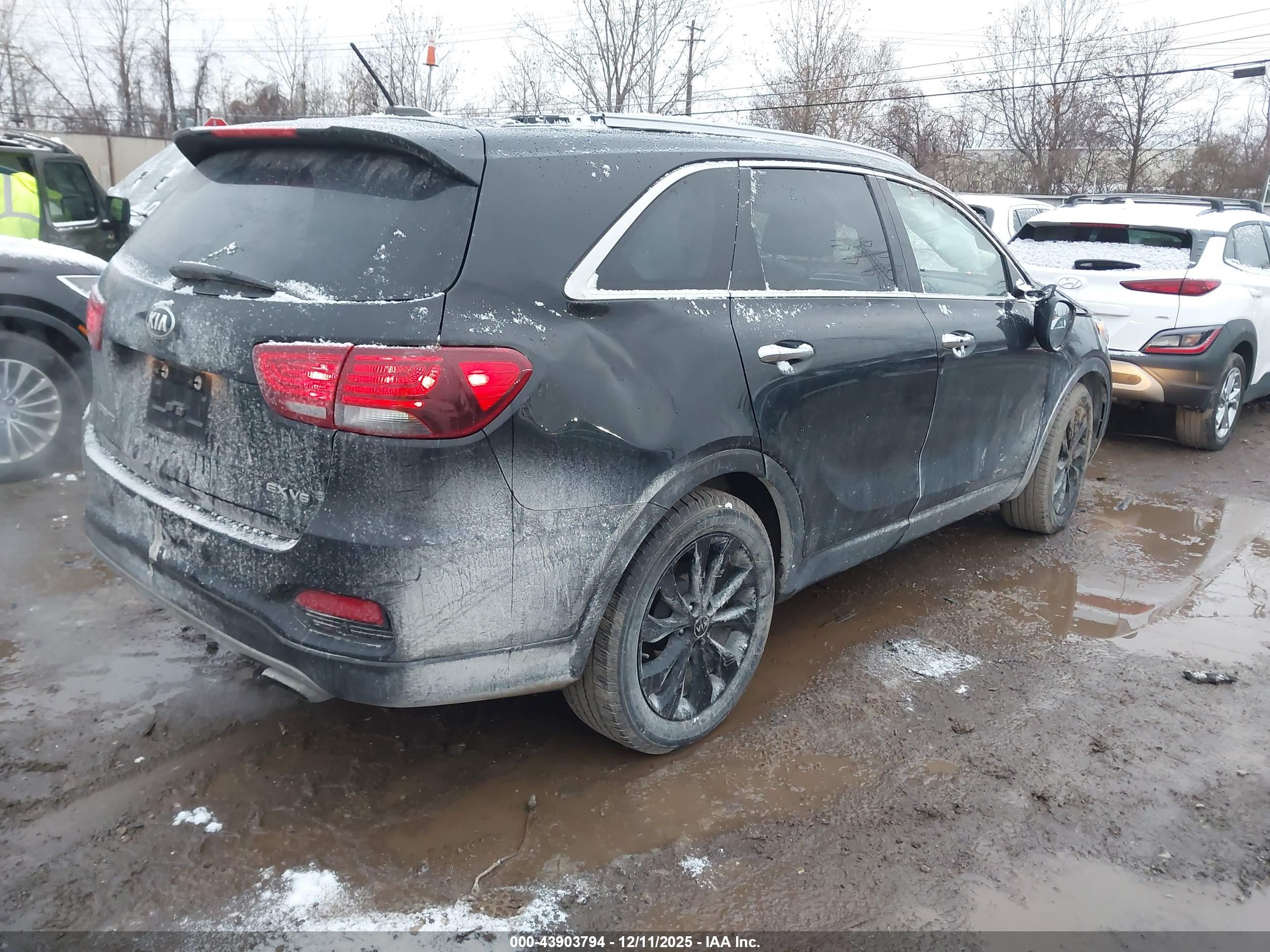 KIA SORENTO image 4