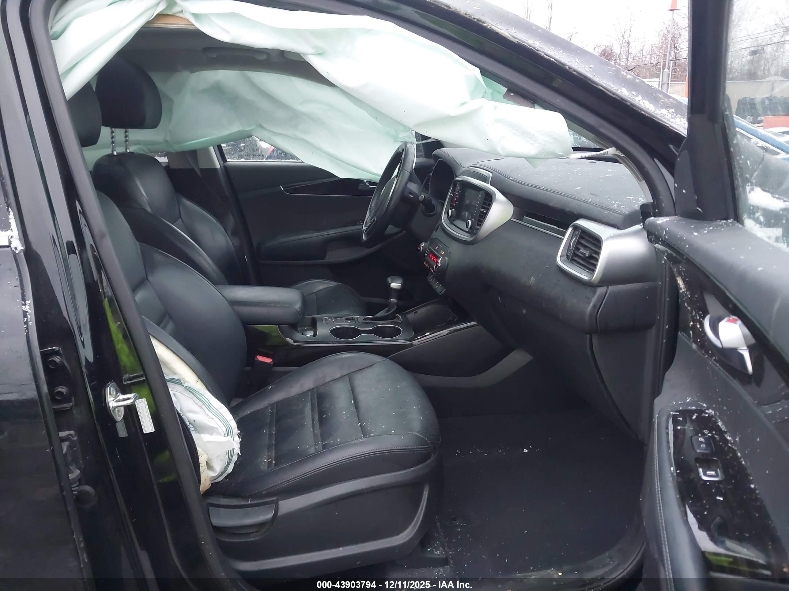 KIA SORENTO image 5
