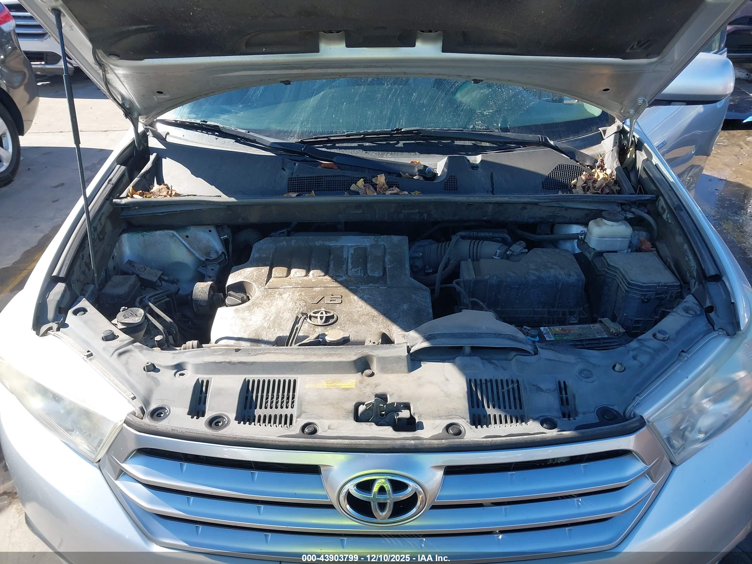TOYOTA HIGHLANDER image 10