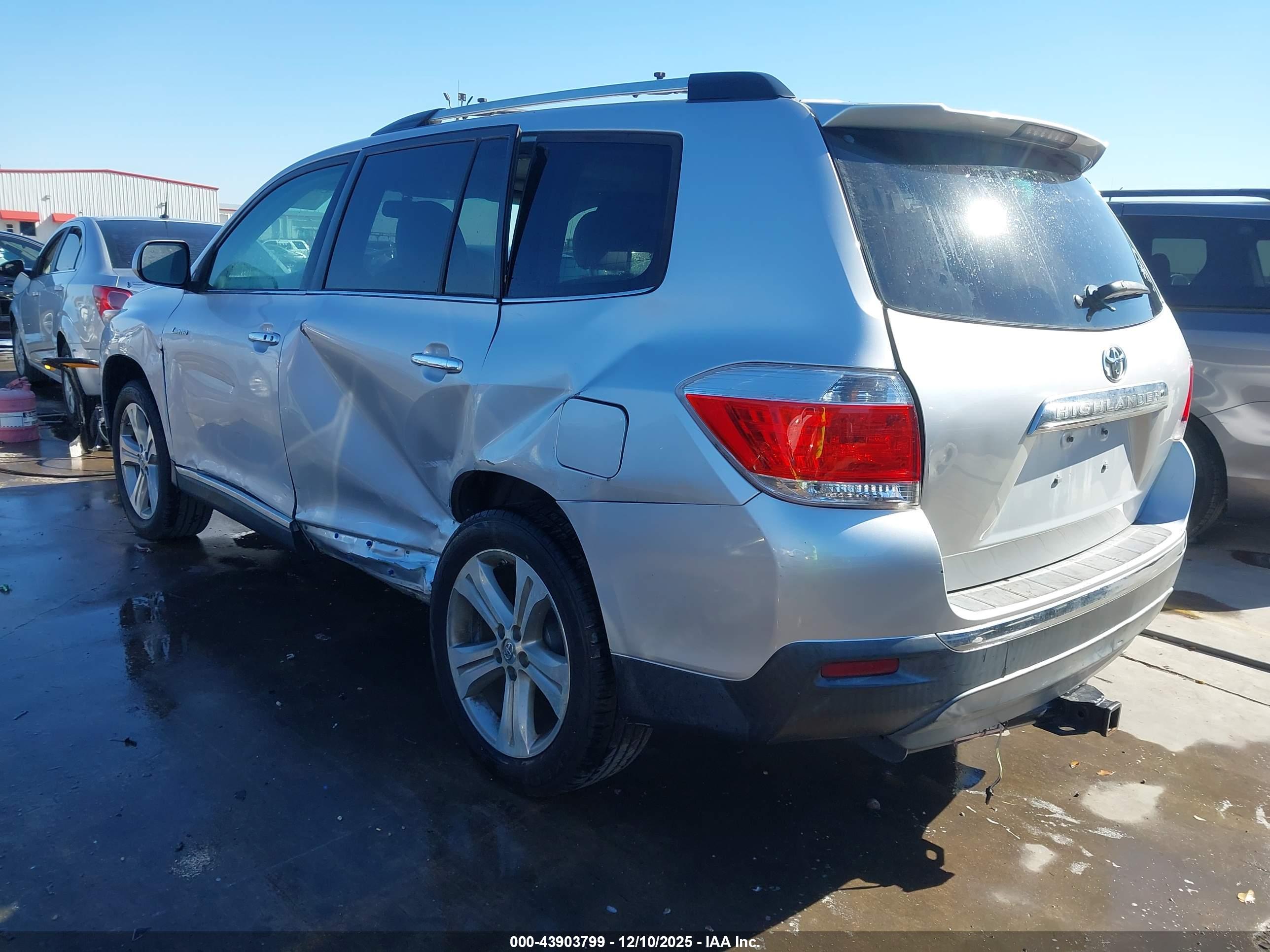 TOYOTA HIGHLANDER image 3