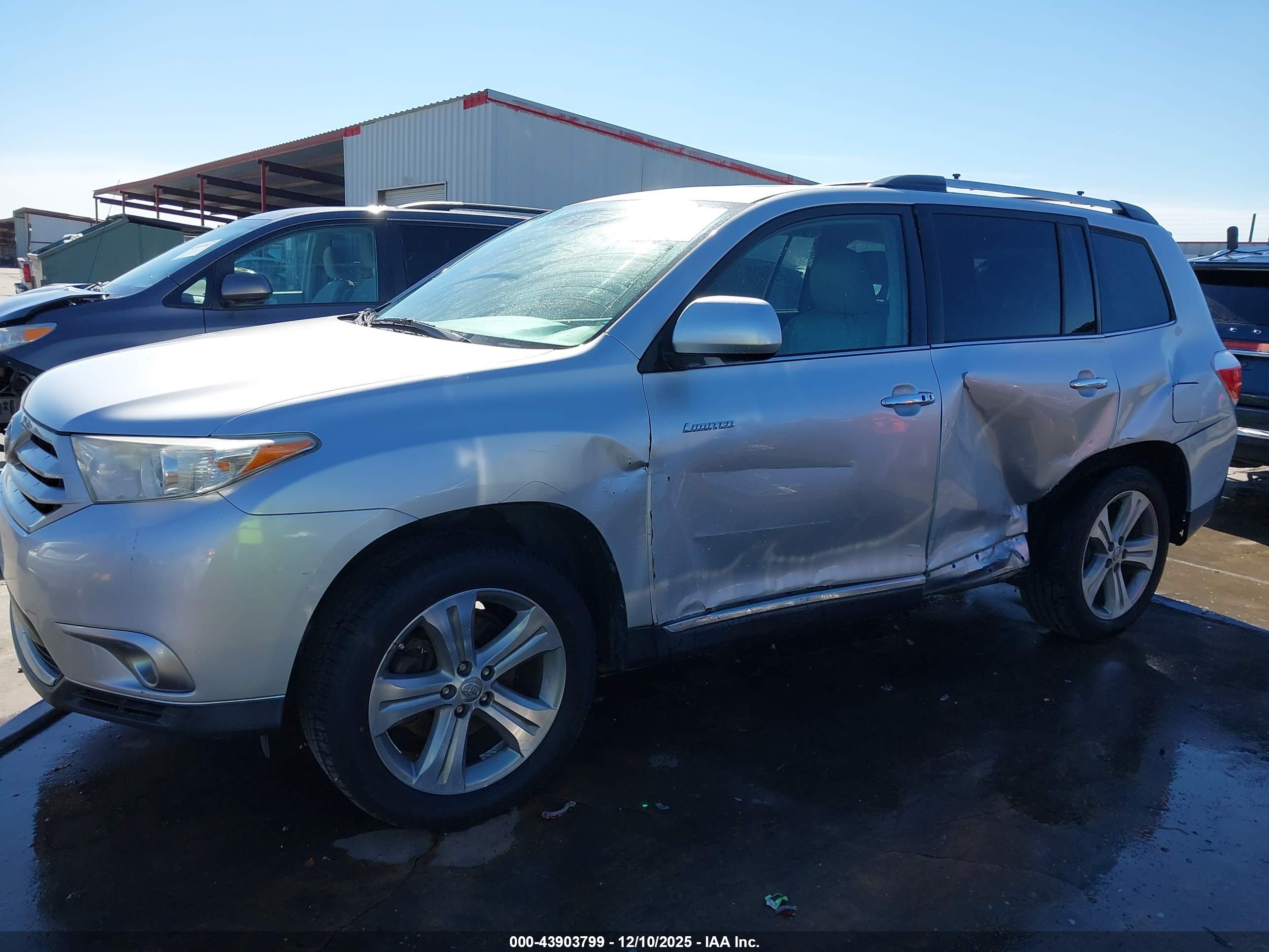 TOYOTA HIGHLANDER image 6
