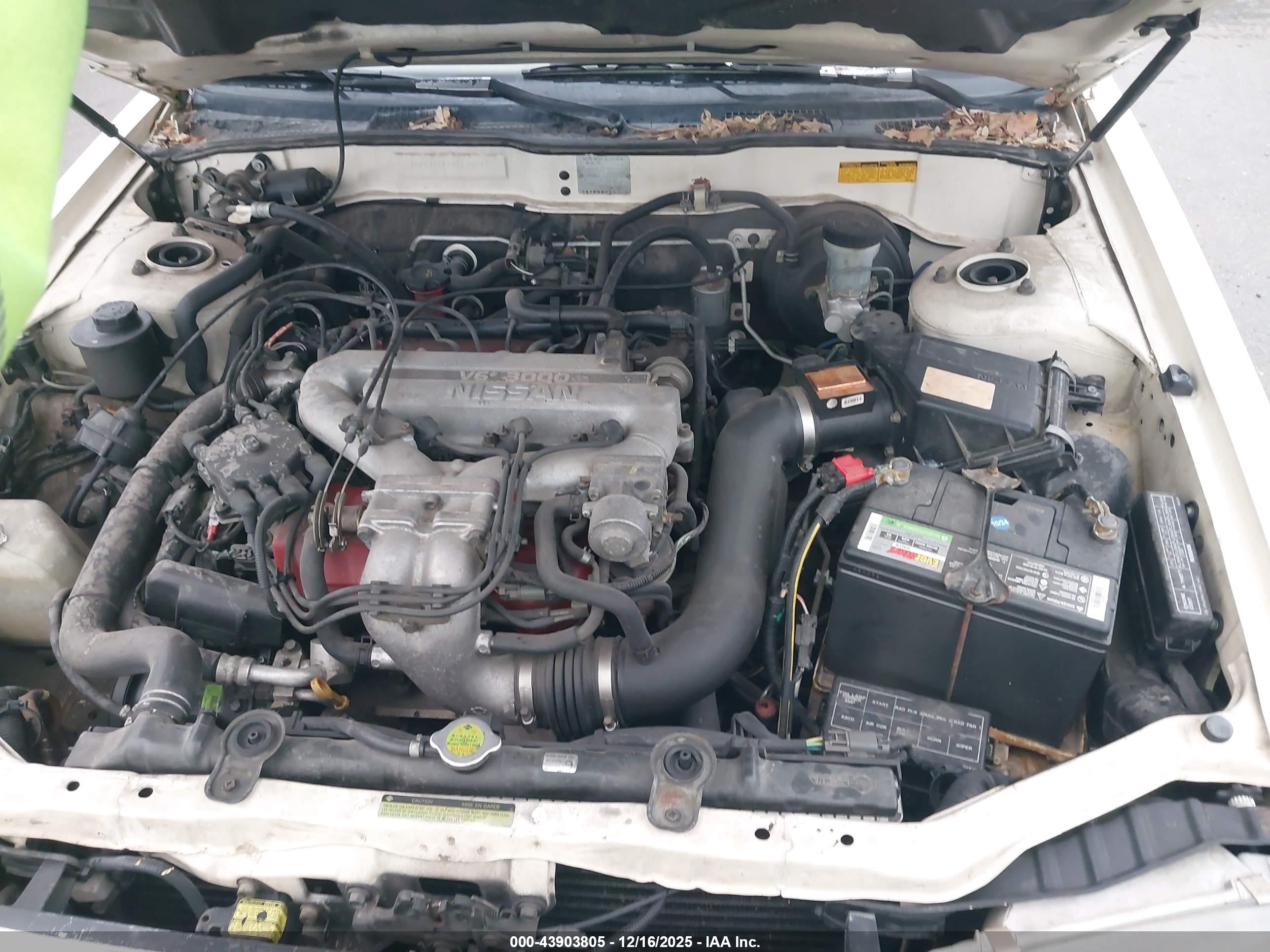NISSAN MAXIMA image 10