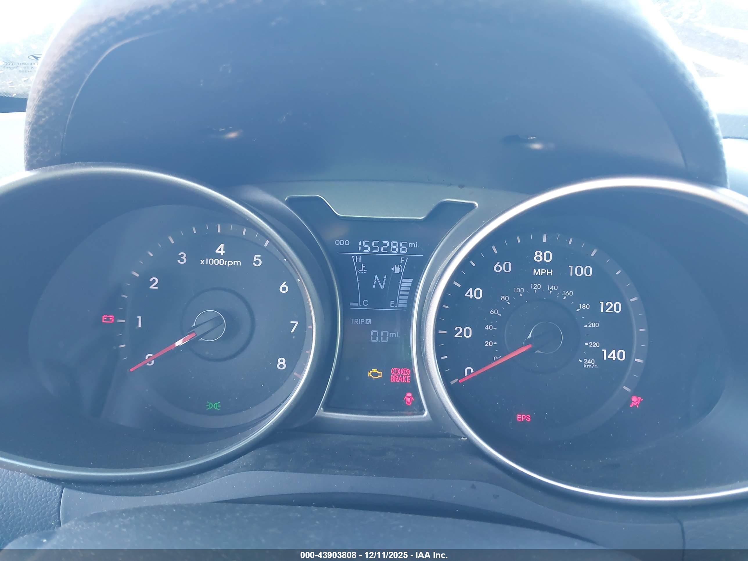 HYUNDAI VELOSTER image 7