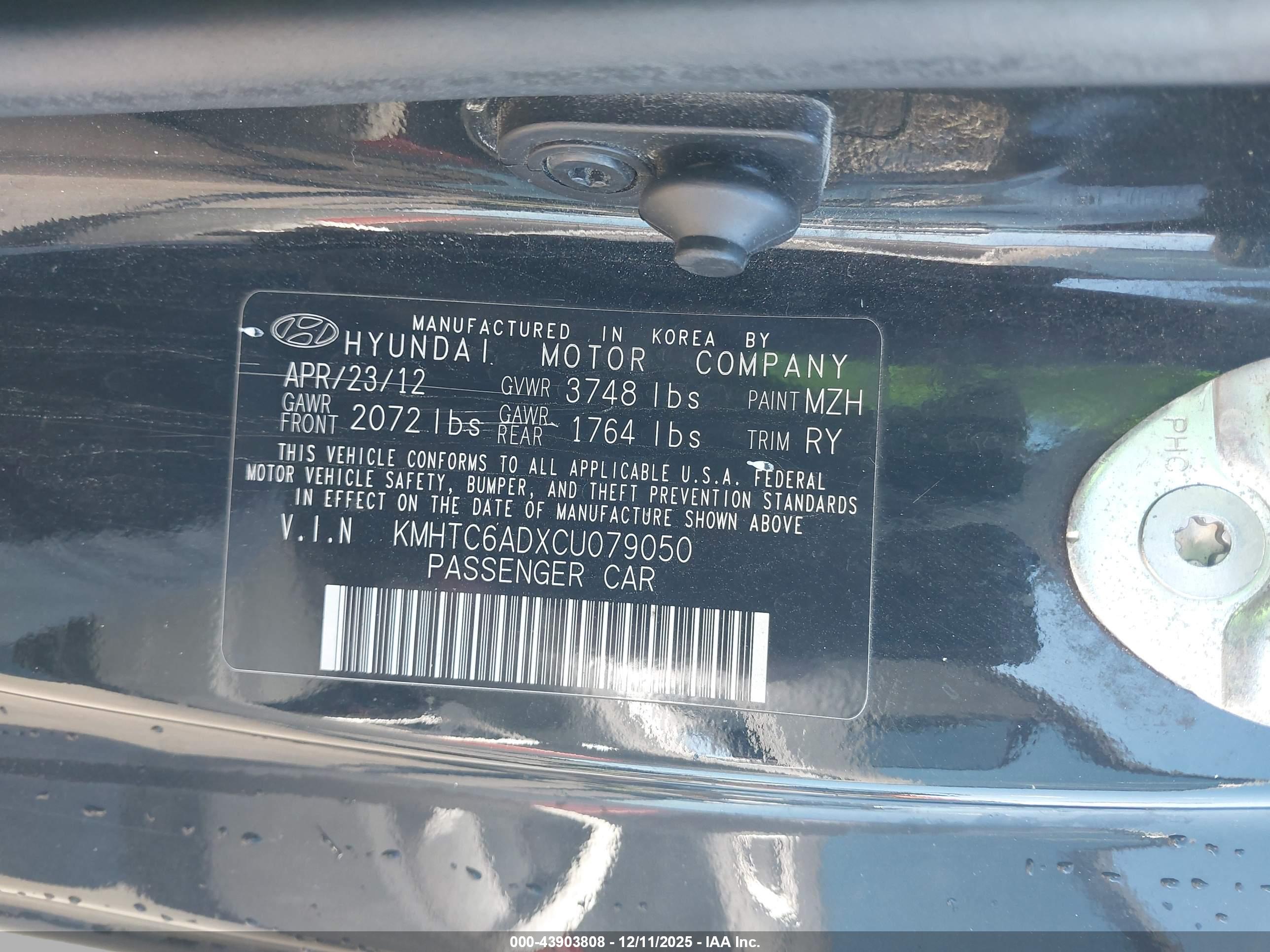HYUNDAI VELOSTER image 9