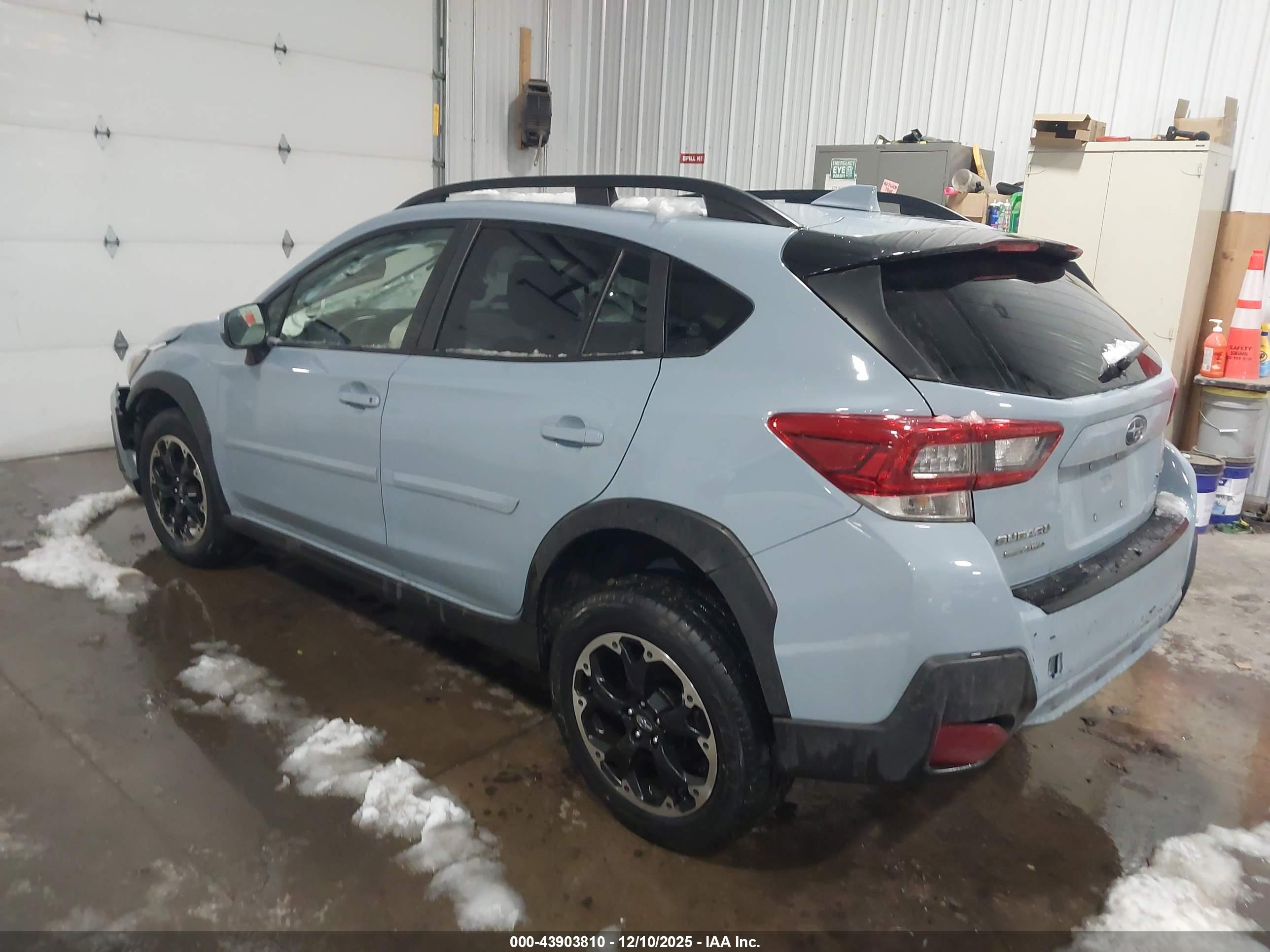 SUBARU CROSSTREK image 3