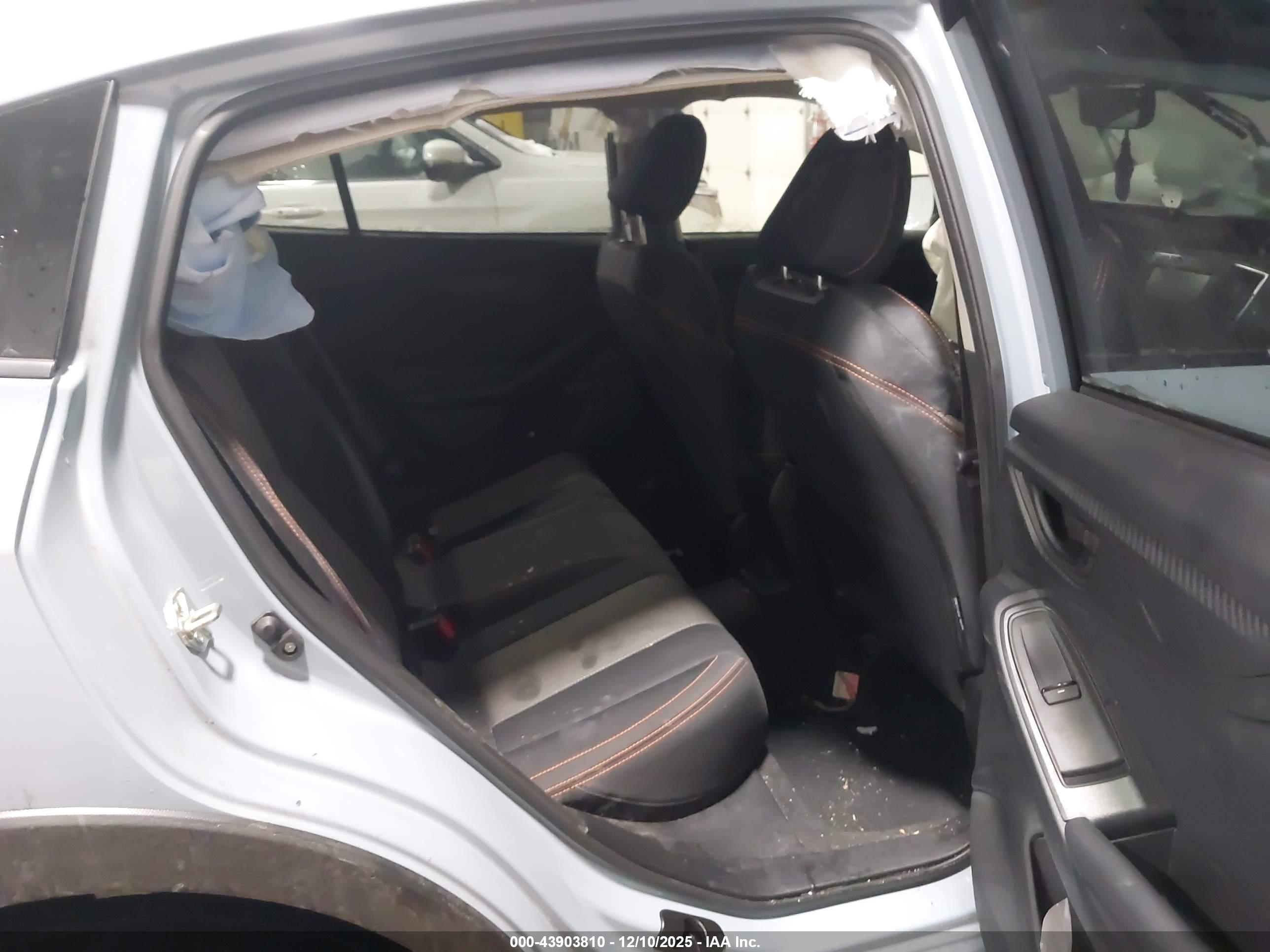 SUBARU CROSSTREK image 8