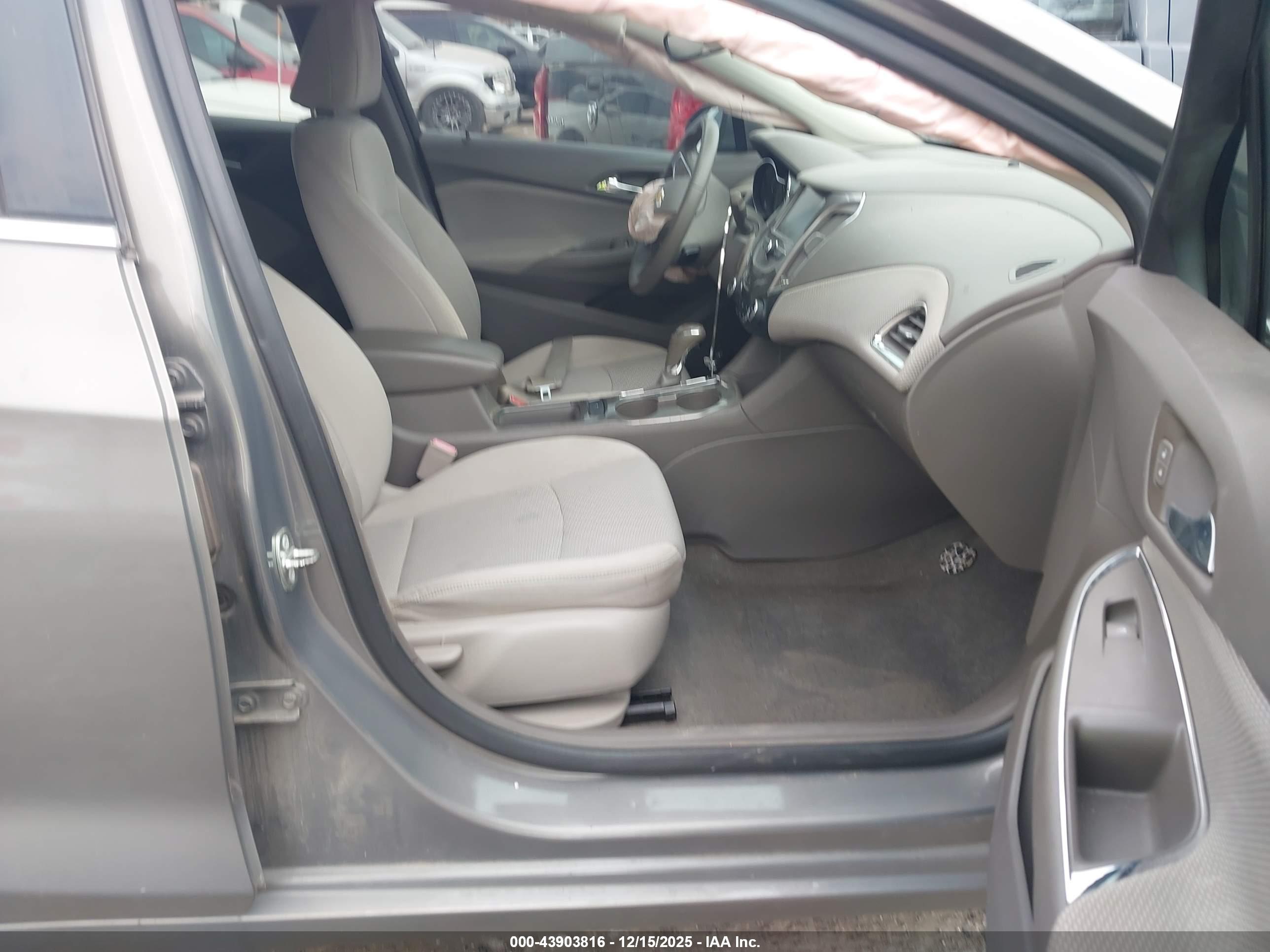 CHEVROLET CRUZE image 5