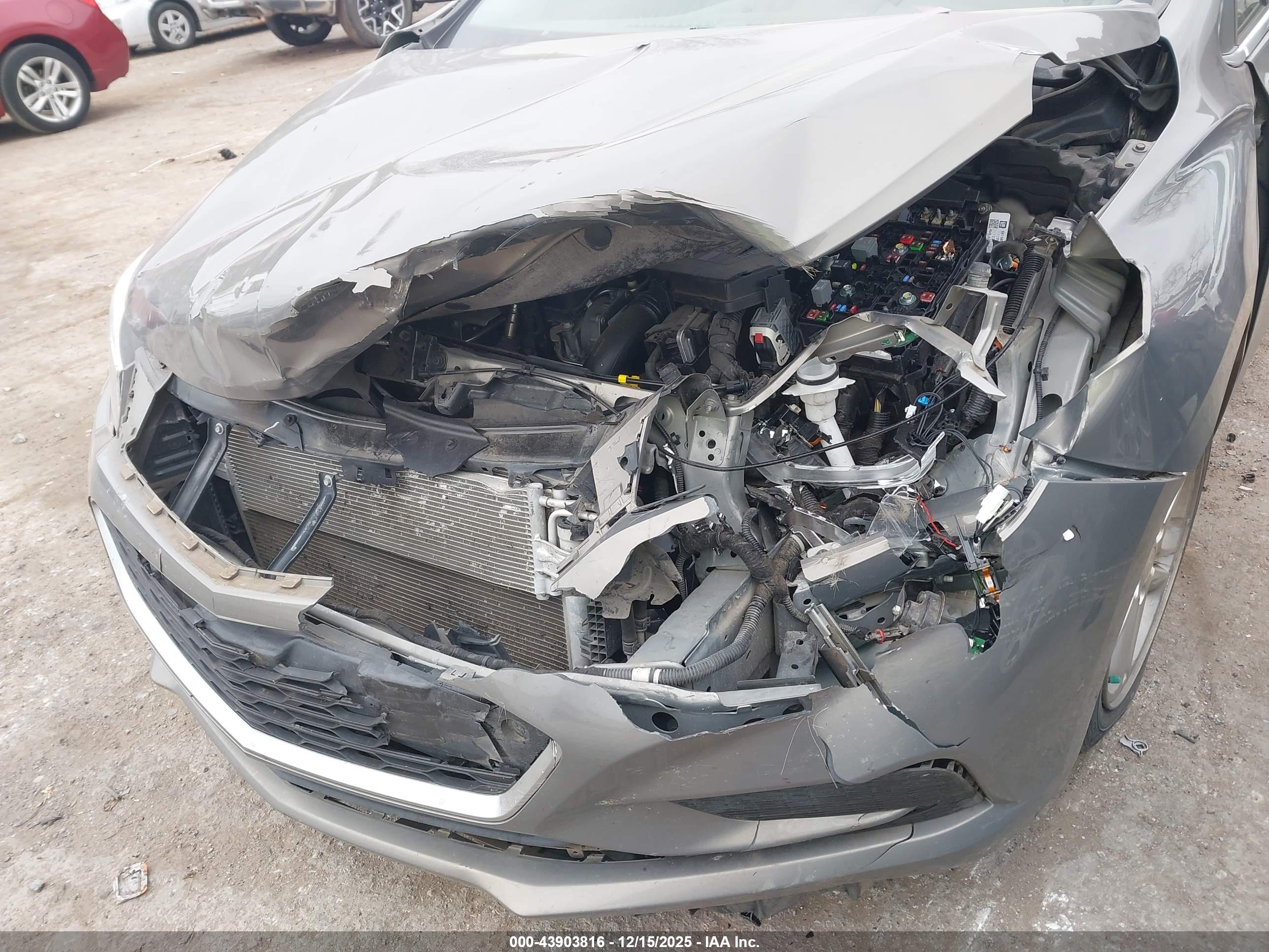 CHEVROLET CRUZE image 6