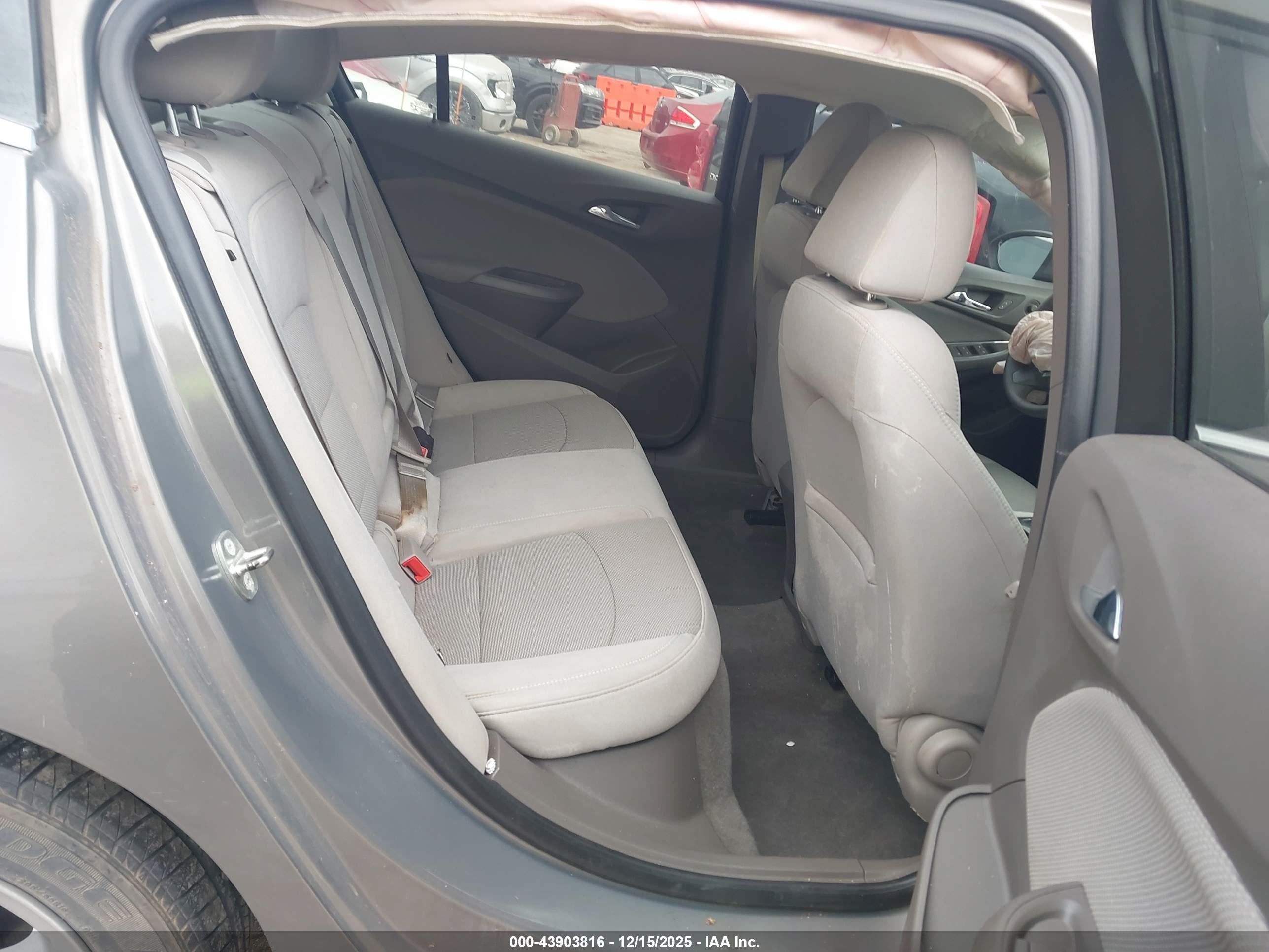 CHEVROLET CRUZE image 8