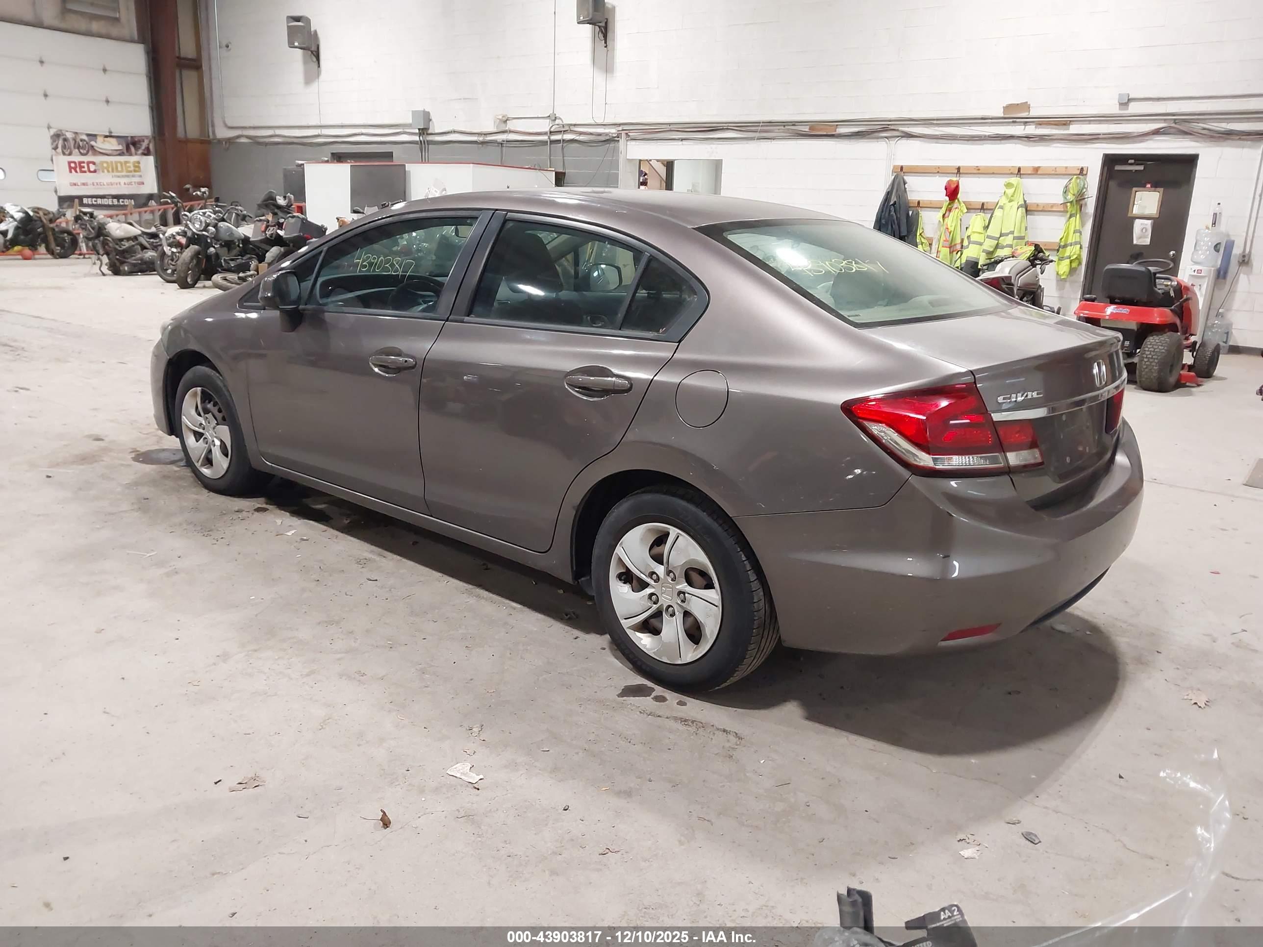 HONDA CIVIC image 3