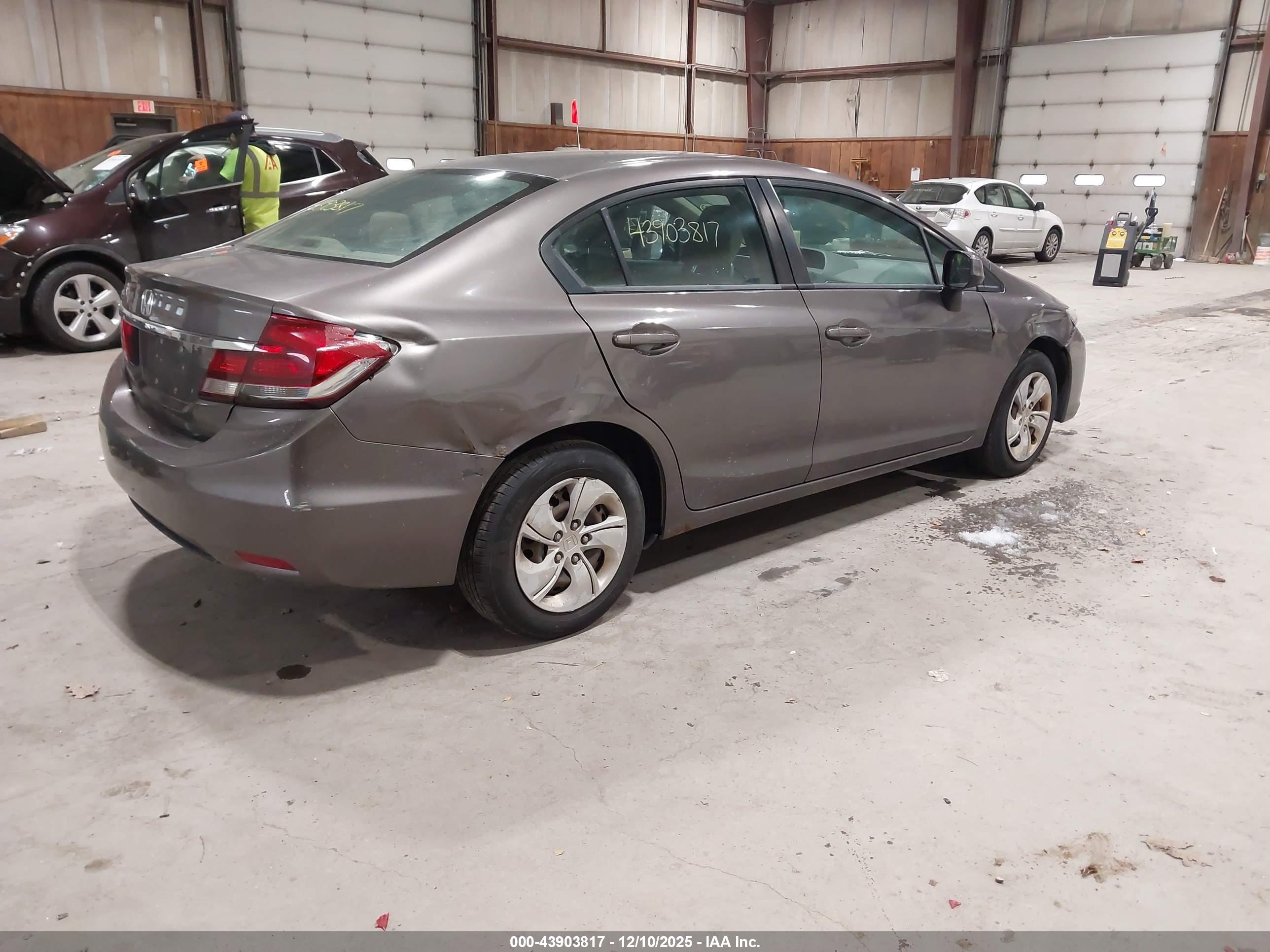 HONDA CIVIC image 4