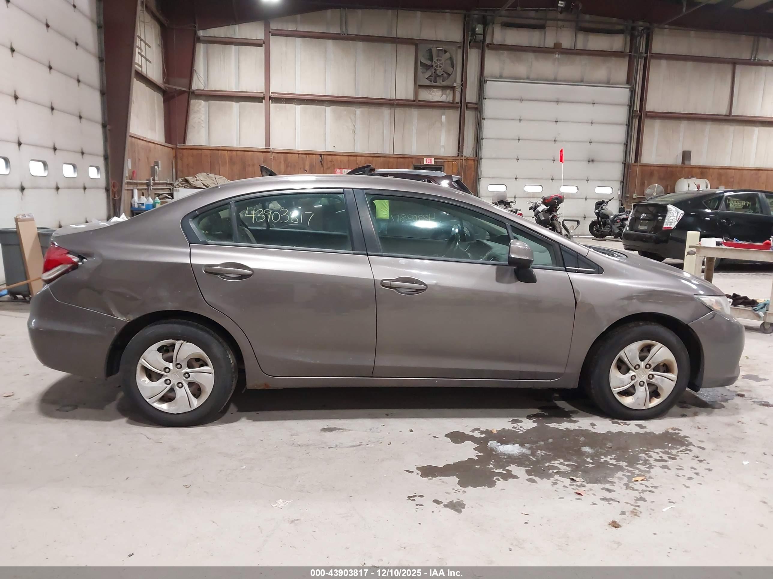 HONDA CIVIC image 6
