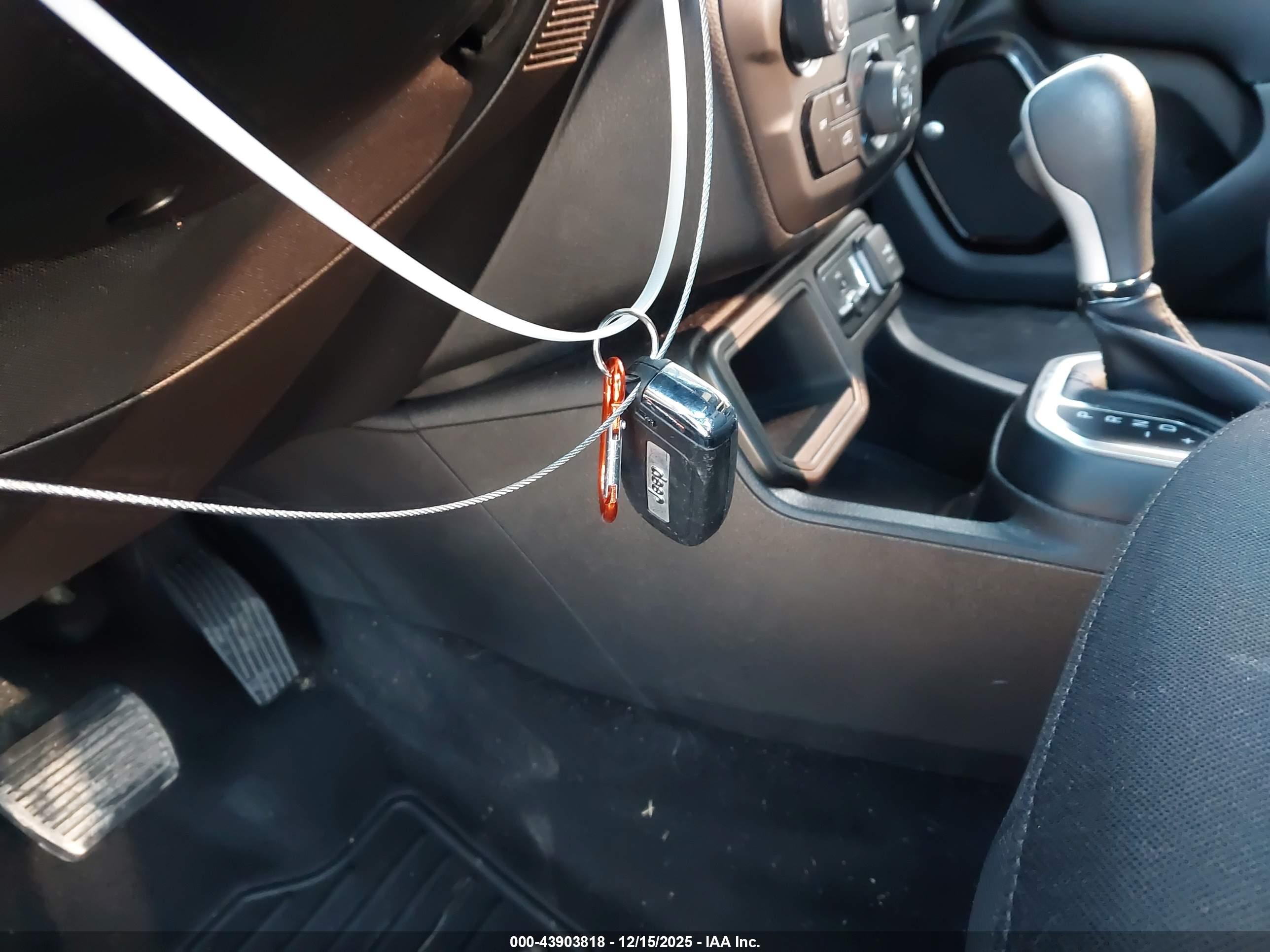 JEEP RENEGADE image 11