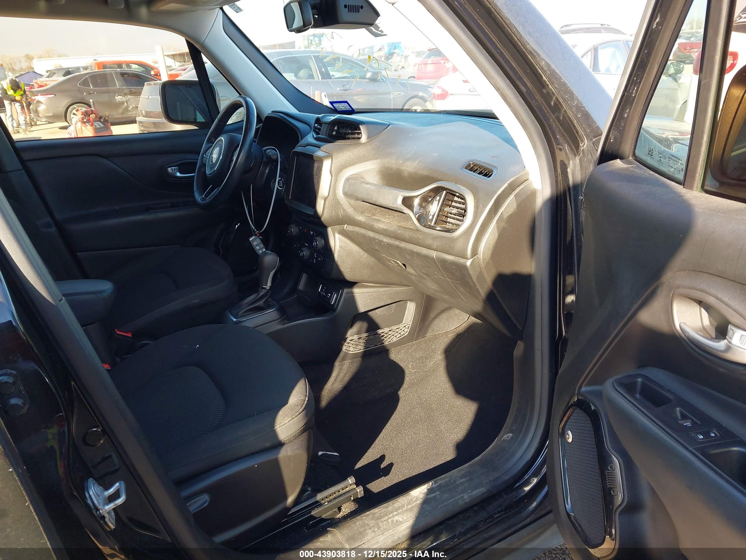 JEEP RENEGADE image 5