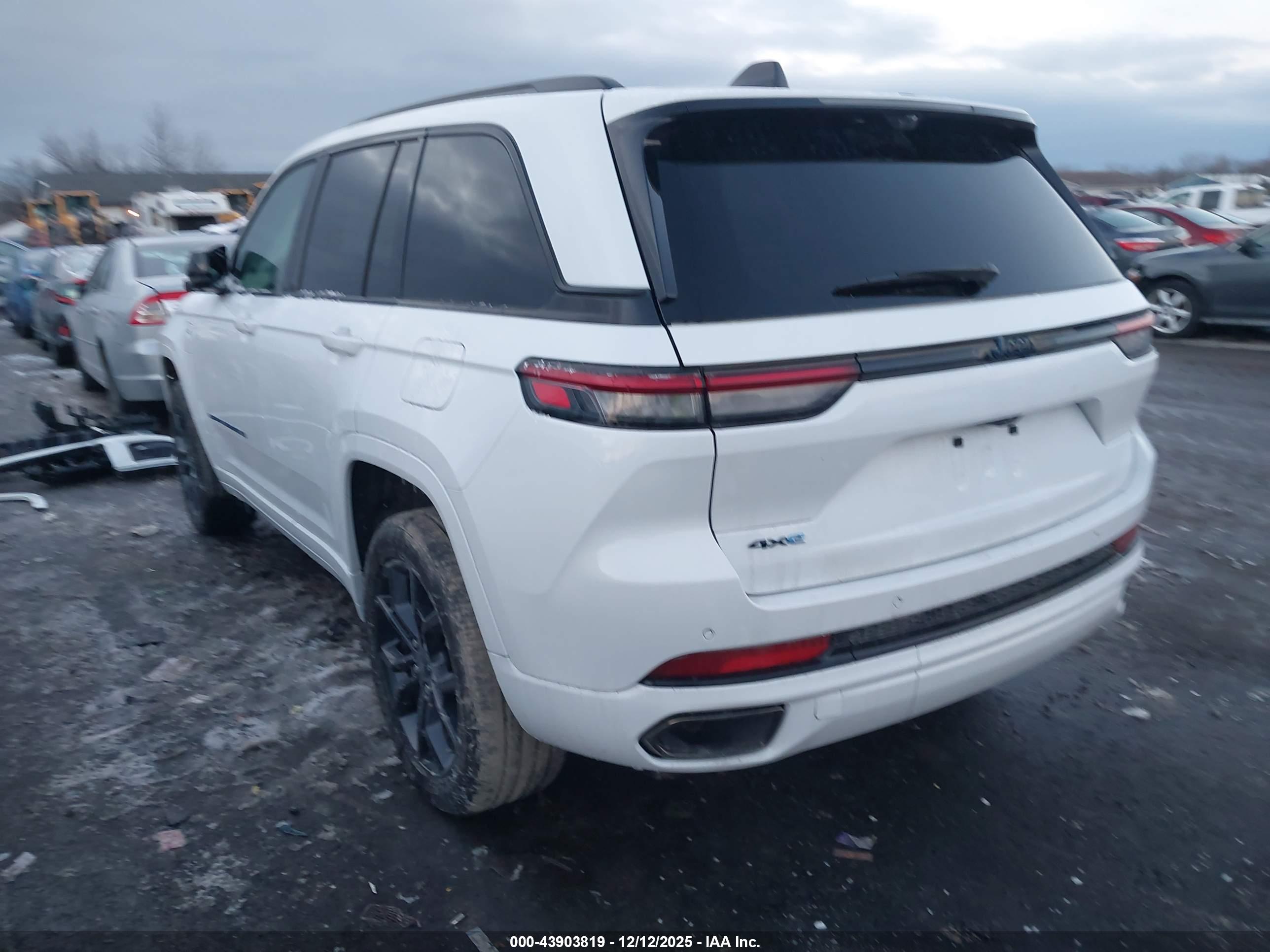 JEEP GRAND image 3