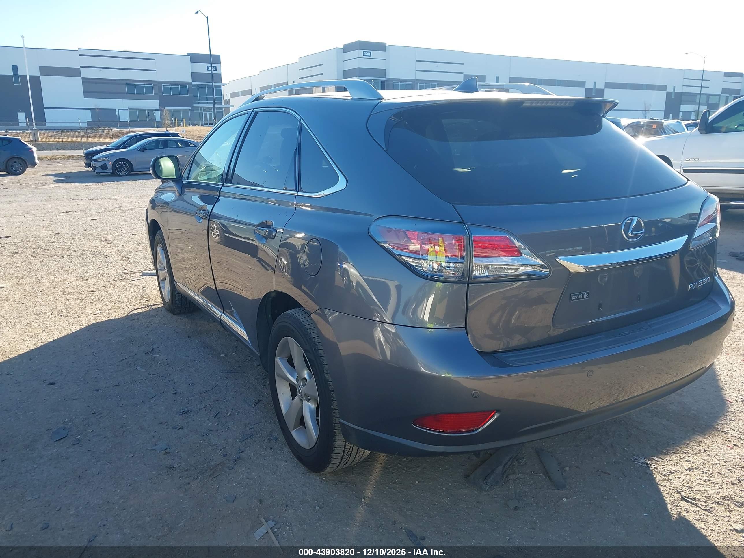 LEXUS RX image 3