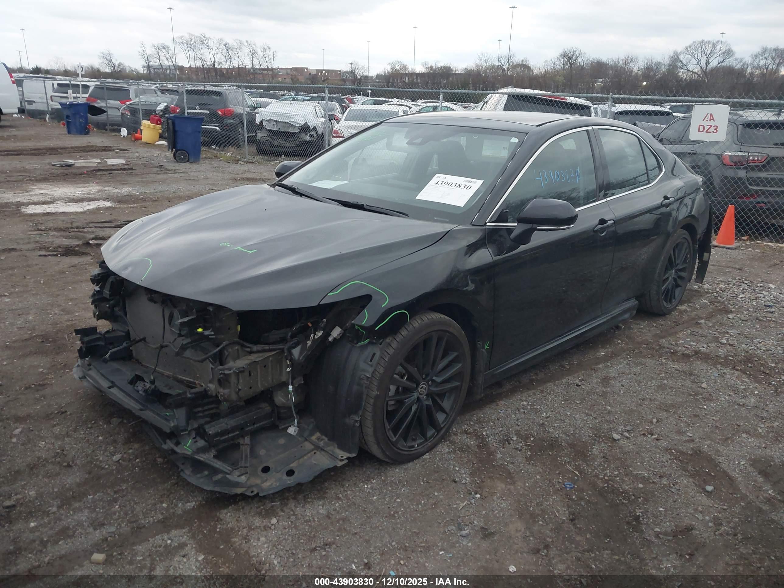 TOYOTA CAMRY image 2