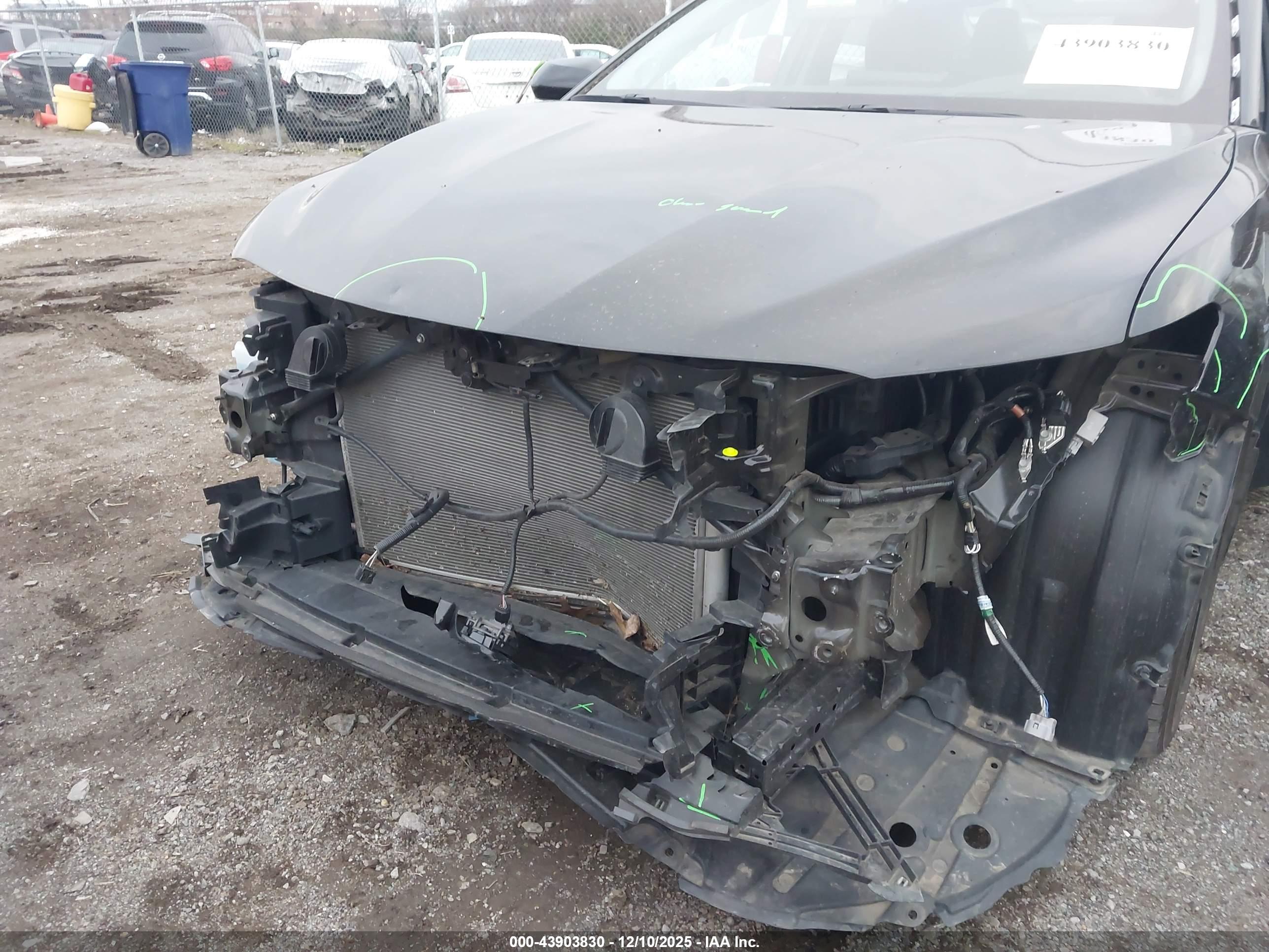 TOYOTA CAMRY image 6