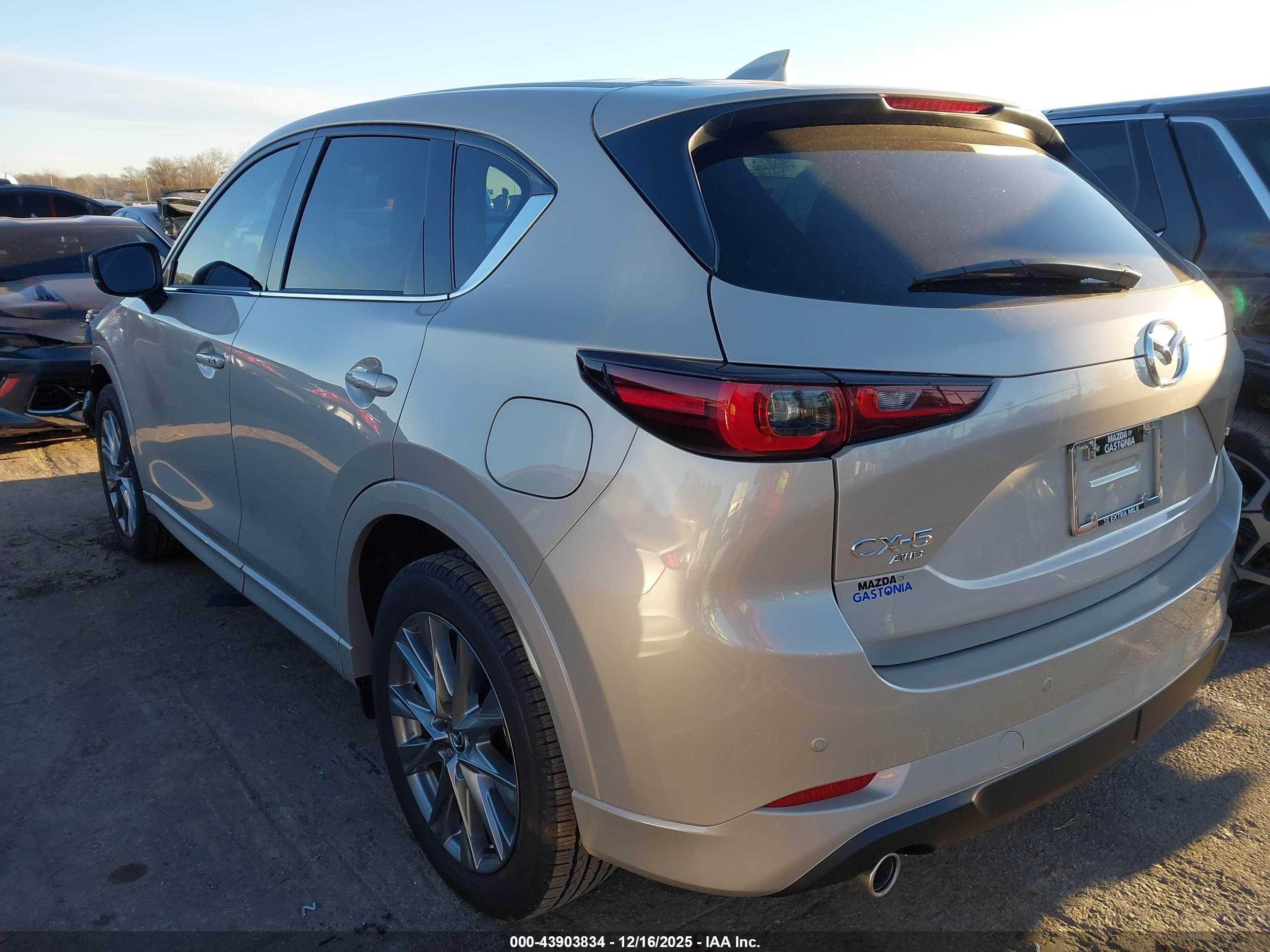 MAZDA CX-5 image 3