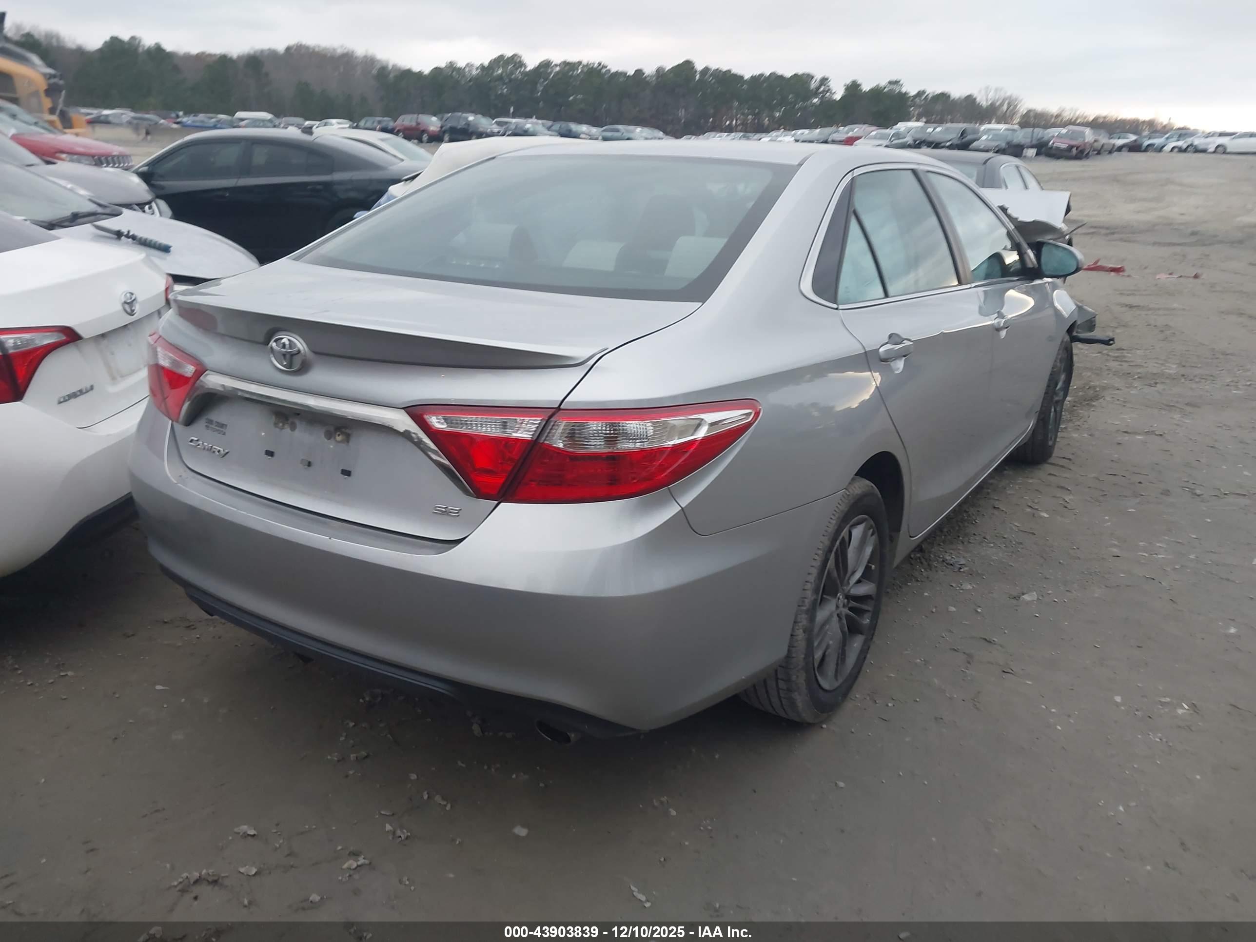 TOYOTA CAMRY image 4
