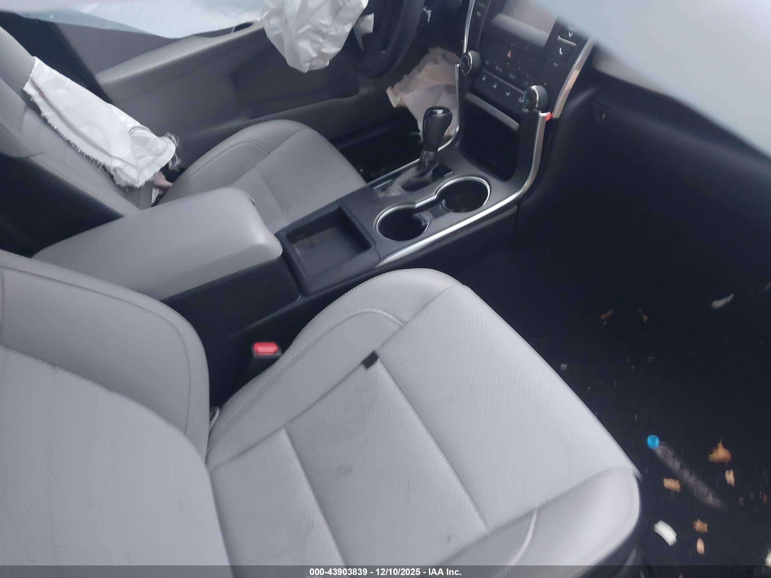 TOYOTA CAMRY image 5