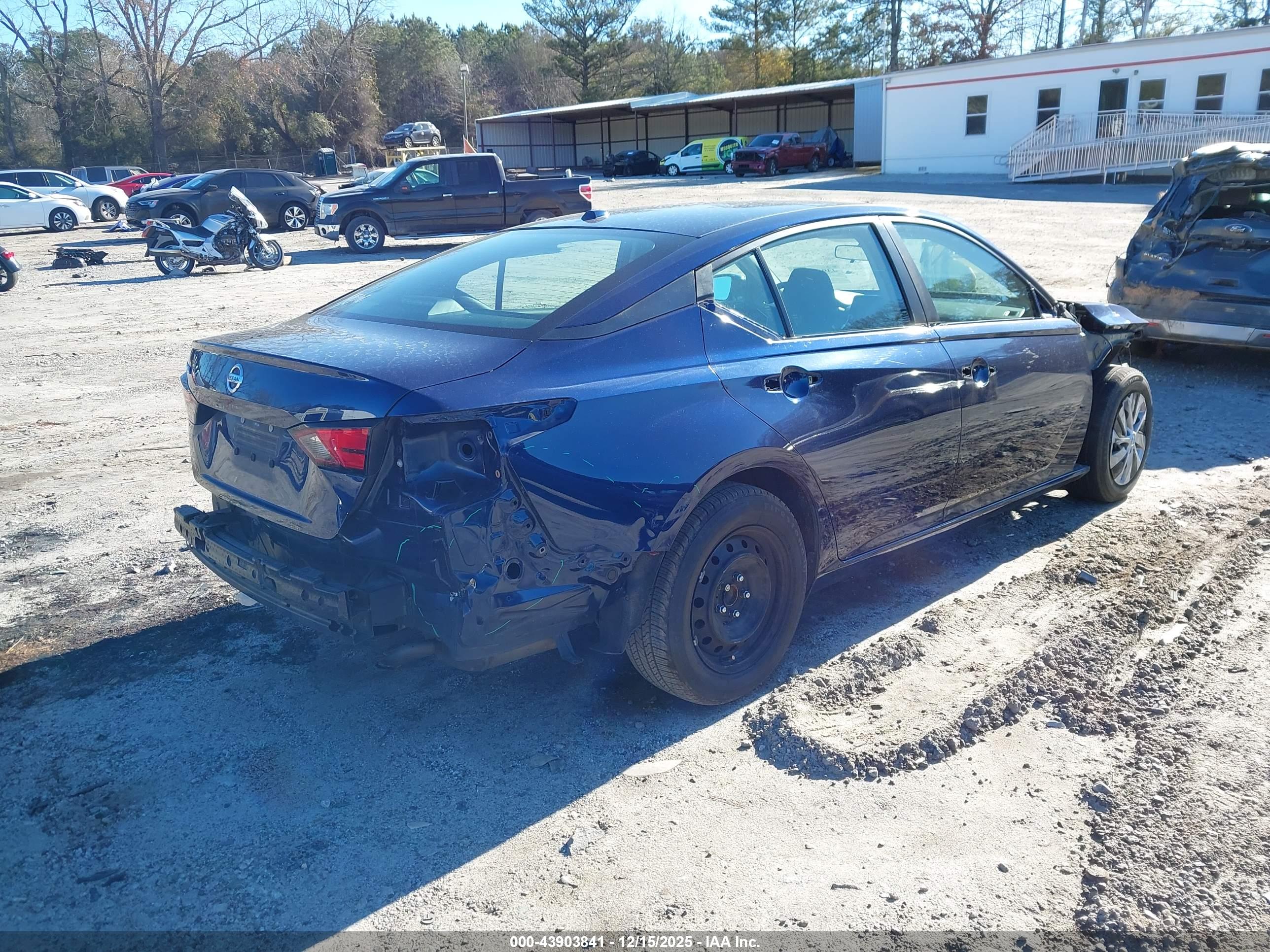 NISSAN ALTIMA image 4