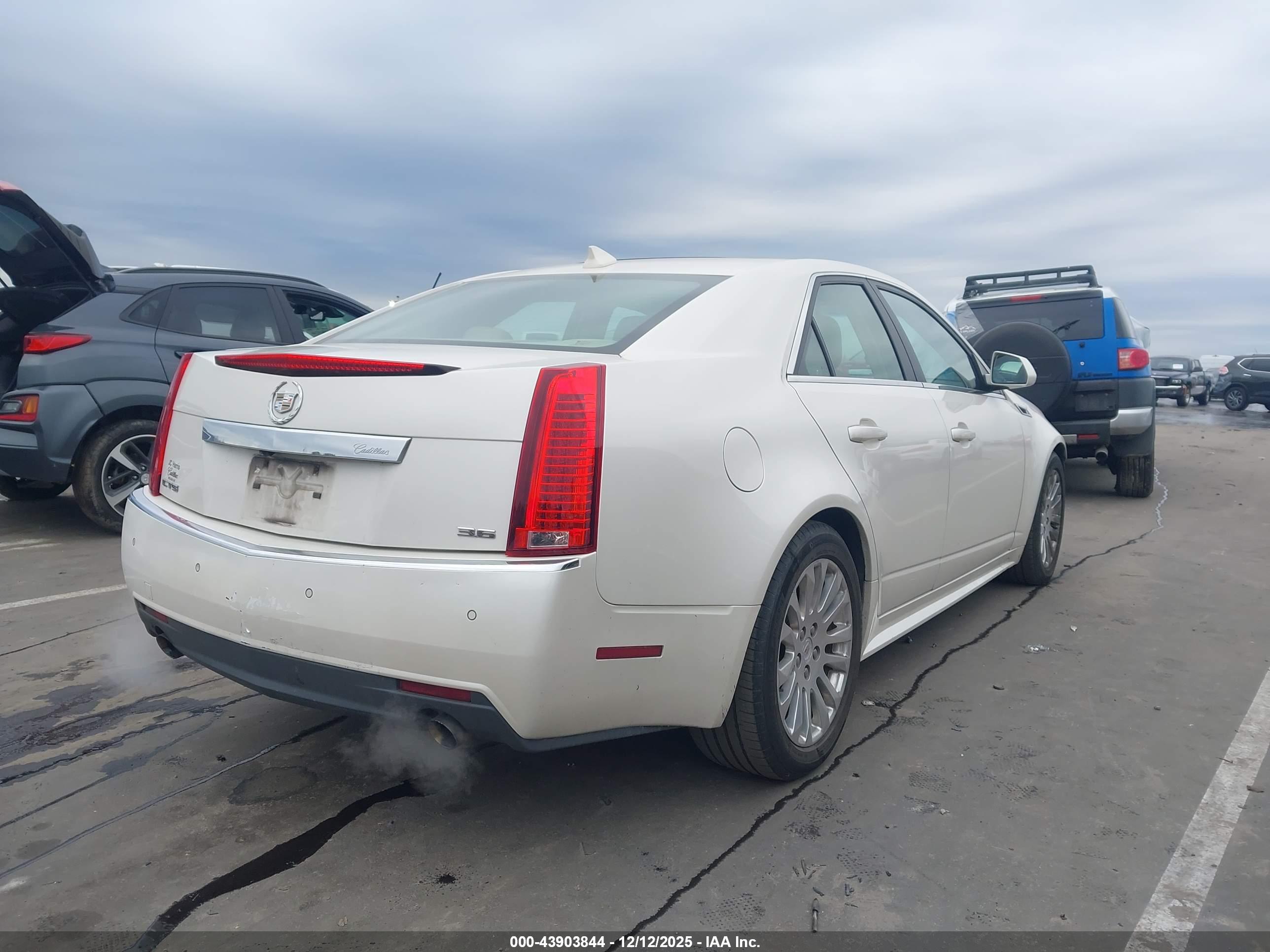 CADILLAC CTS image 4