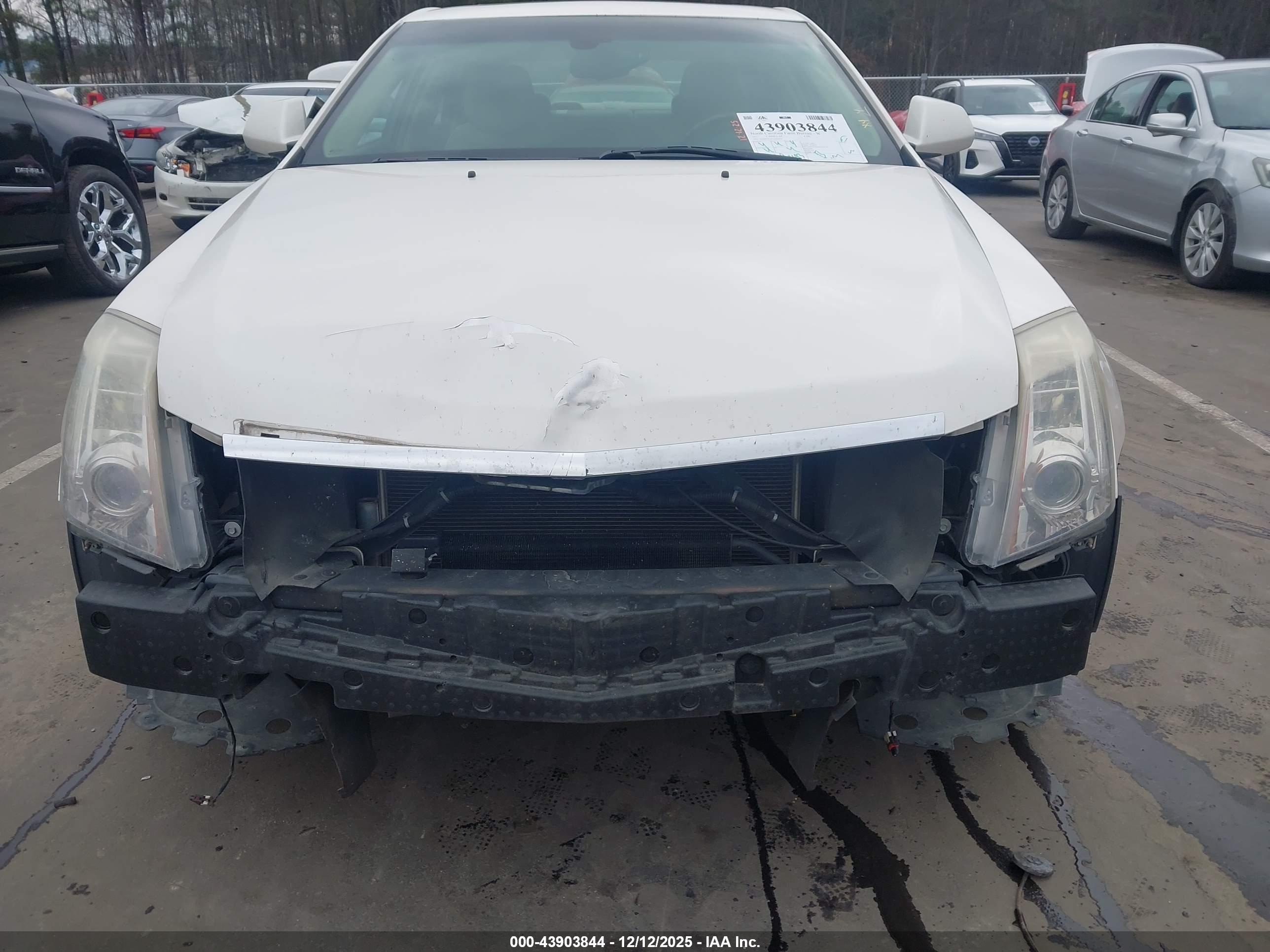 CADILLAC CTS image 6