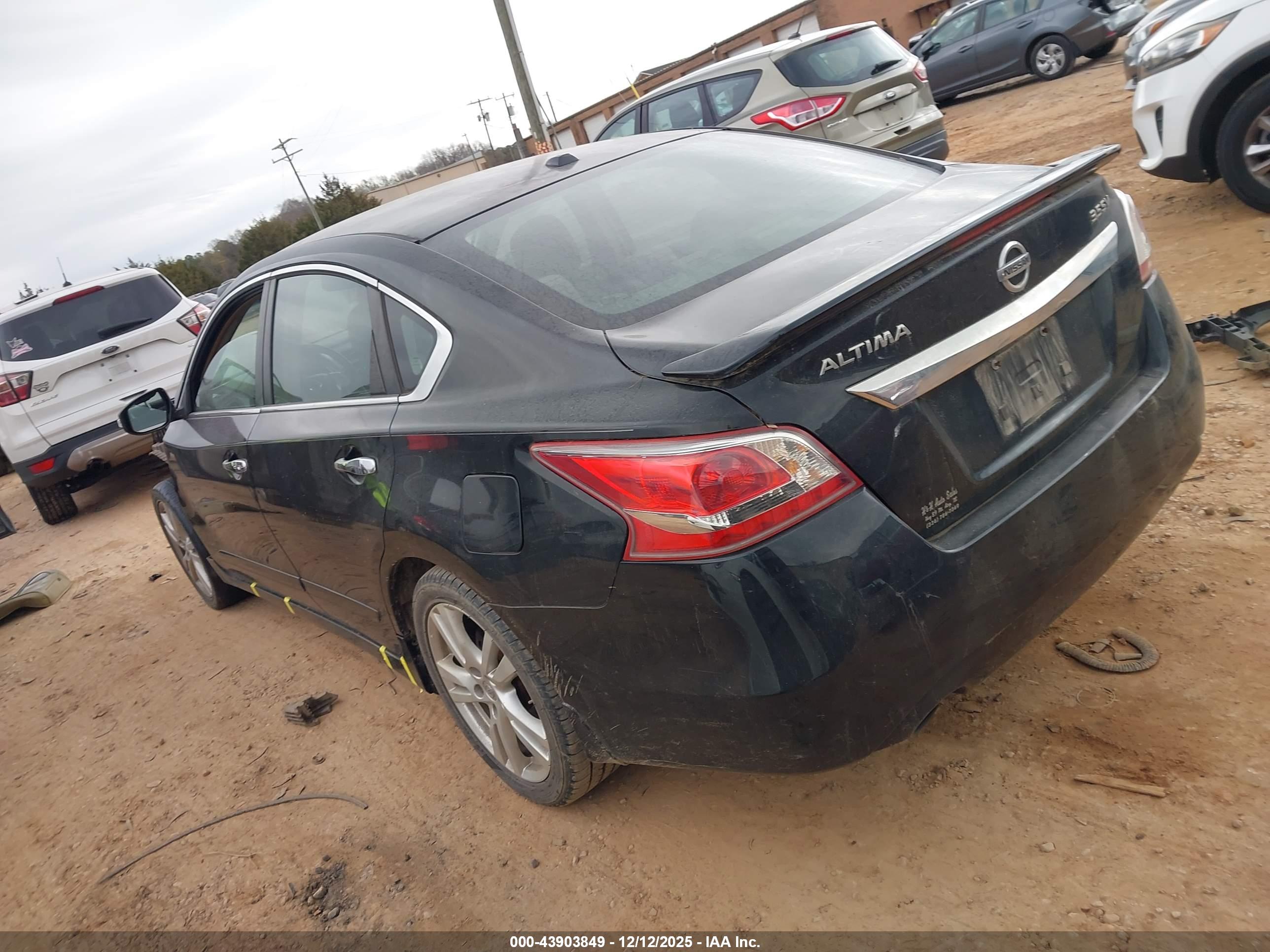 NISSAN ALTIMA image 3