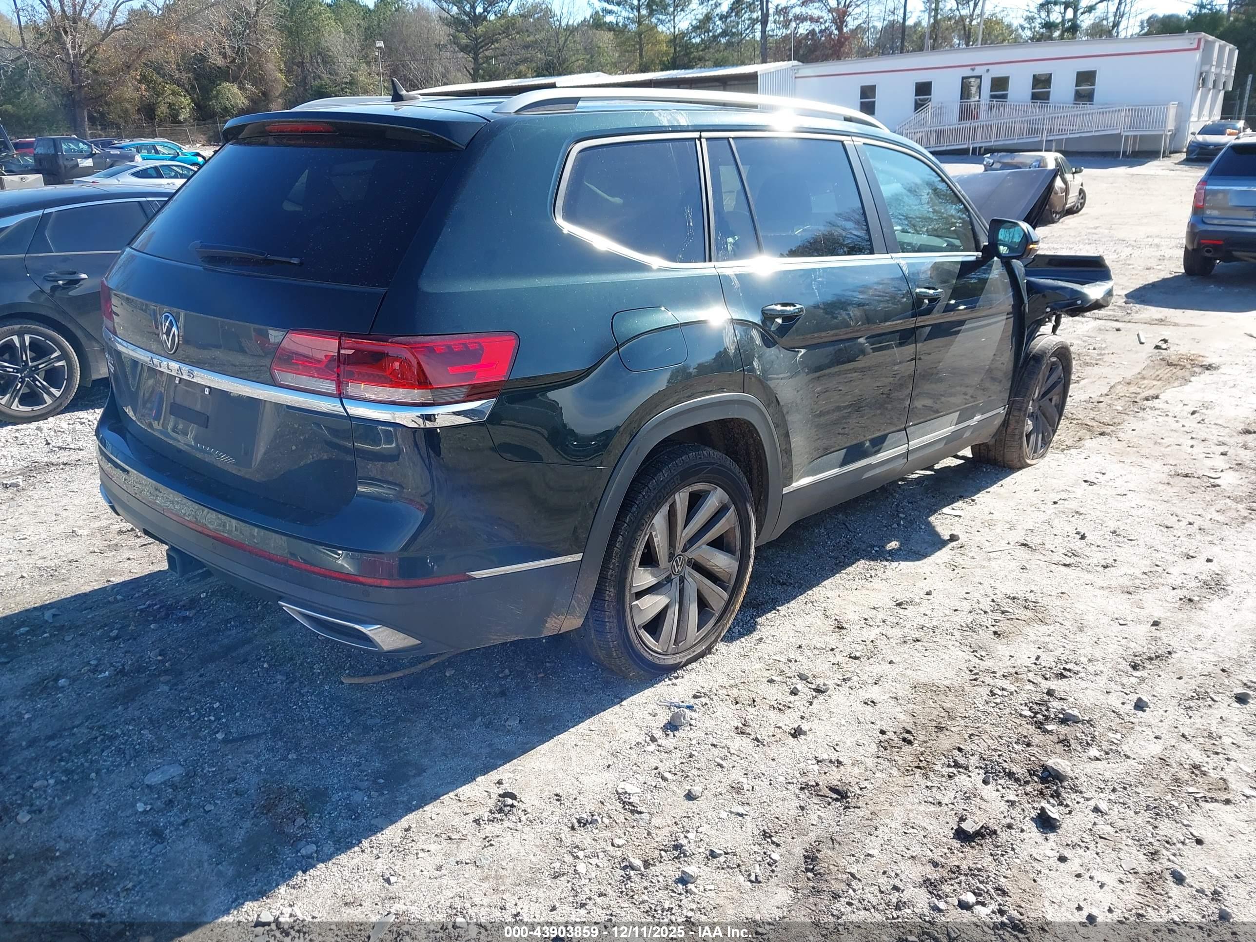 VOLKSWAGEN ATLAS image 4
